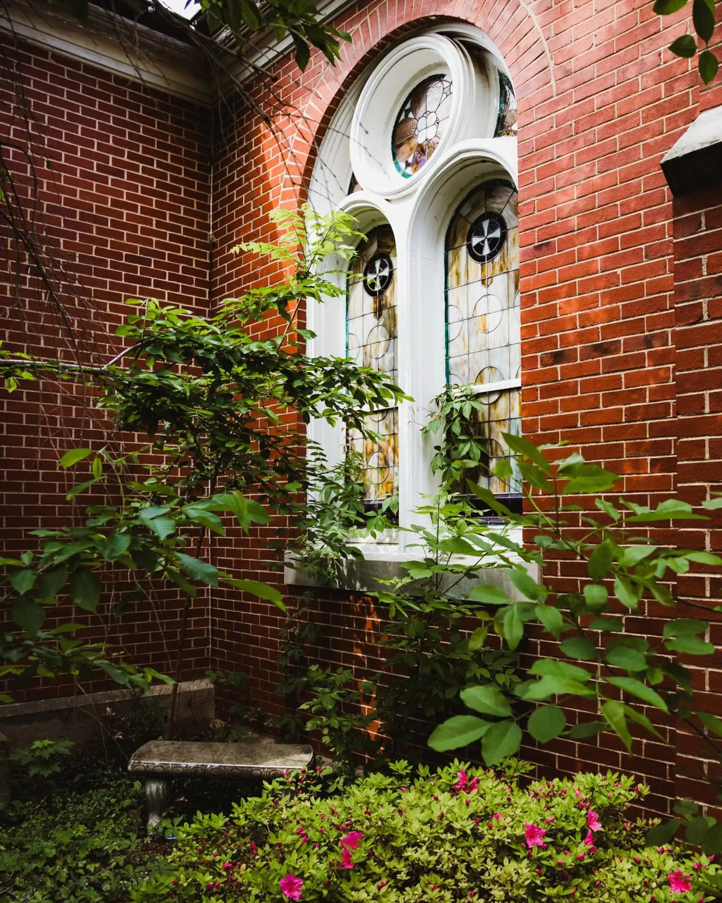 Garden view in The Mansion at Elfindale