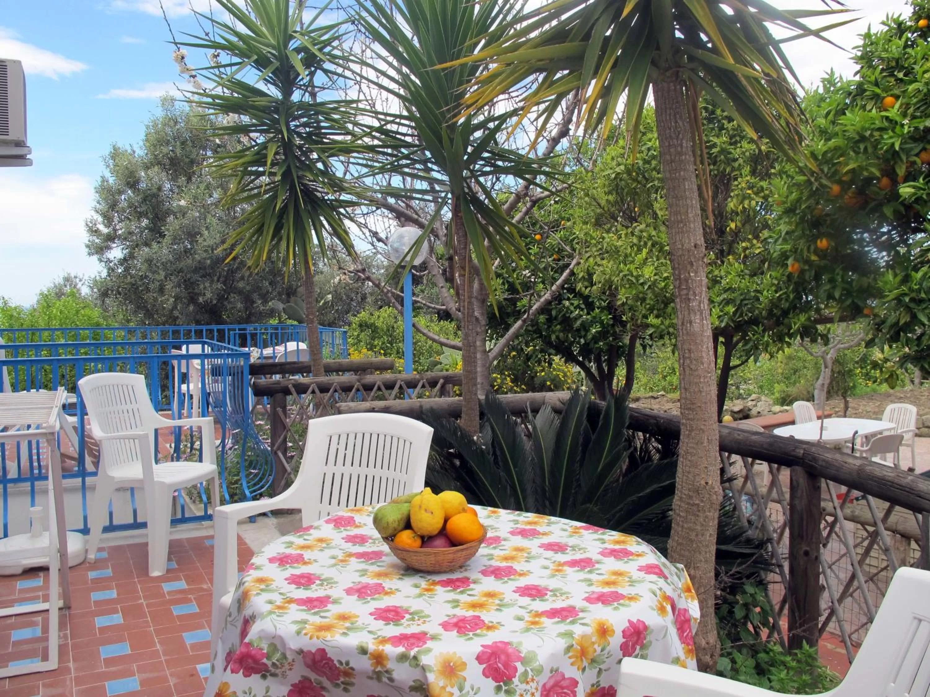 Garden view in Aparthotel Villa Marinù