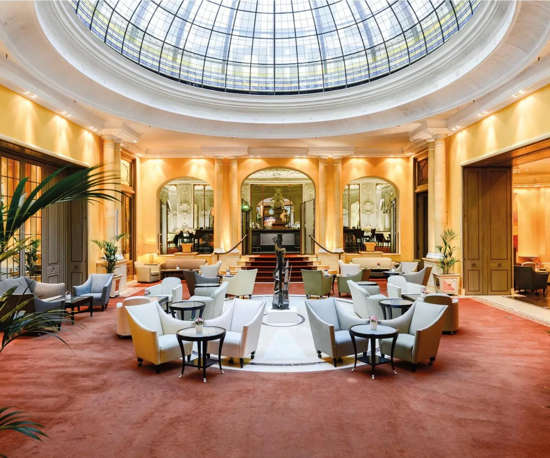 Restaurant/Places to Eat in Hotel Bayerischer Hof