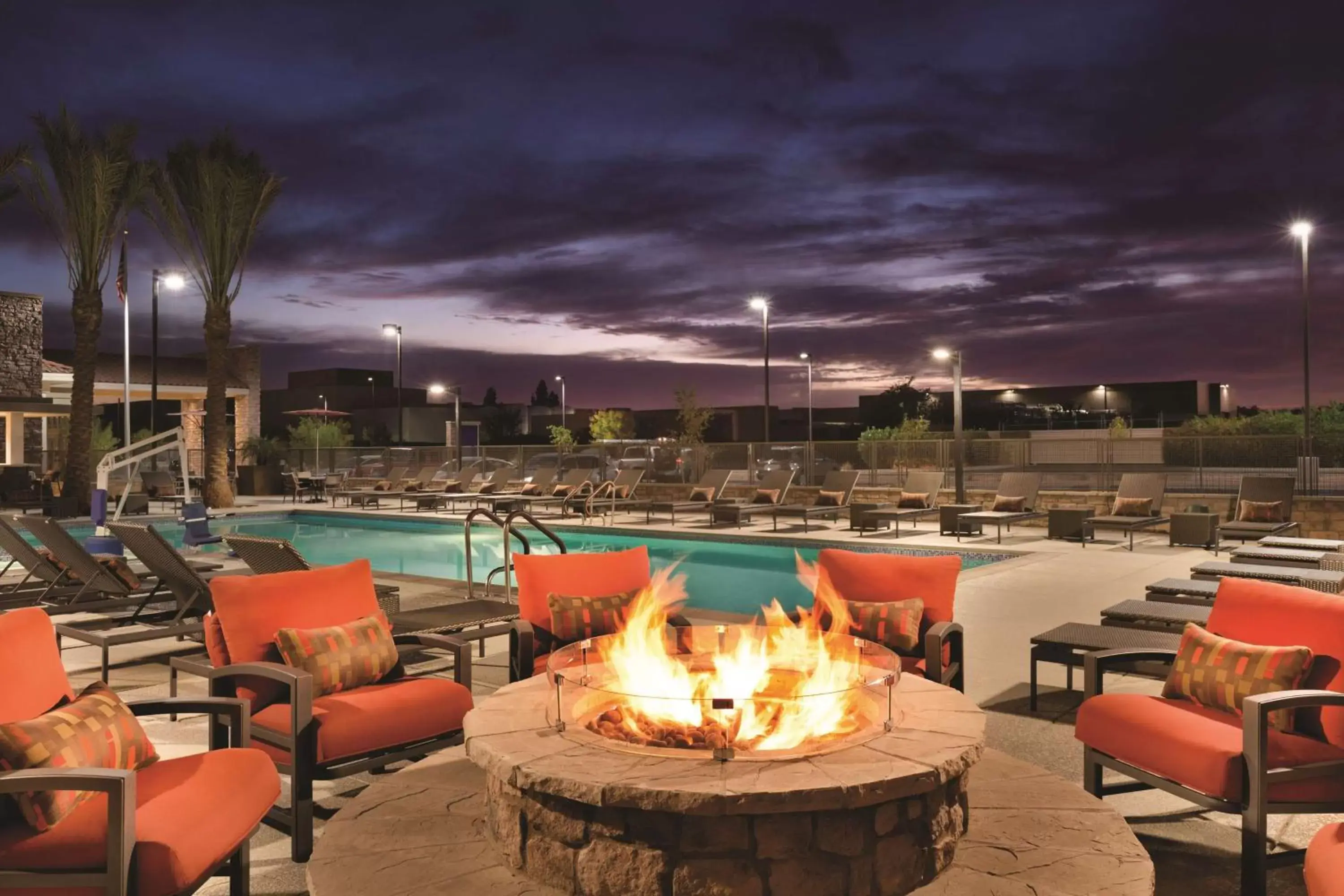 Property building, Restaurant/Places to Eat in Home2 Suites By Hilton Phoenix-Tempe University Research Park