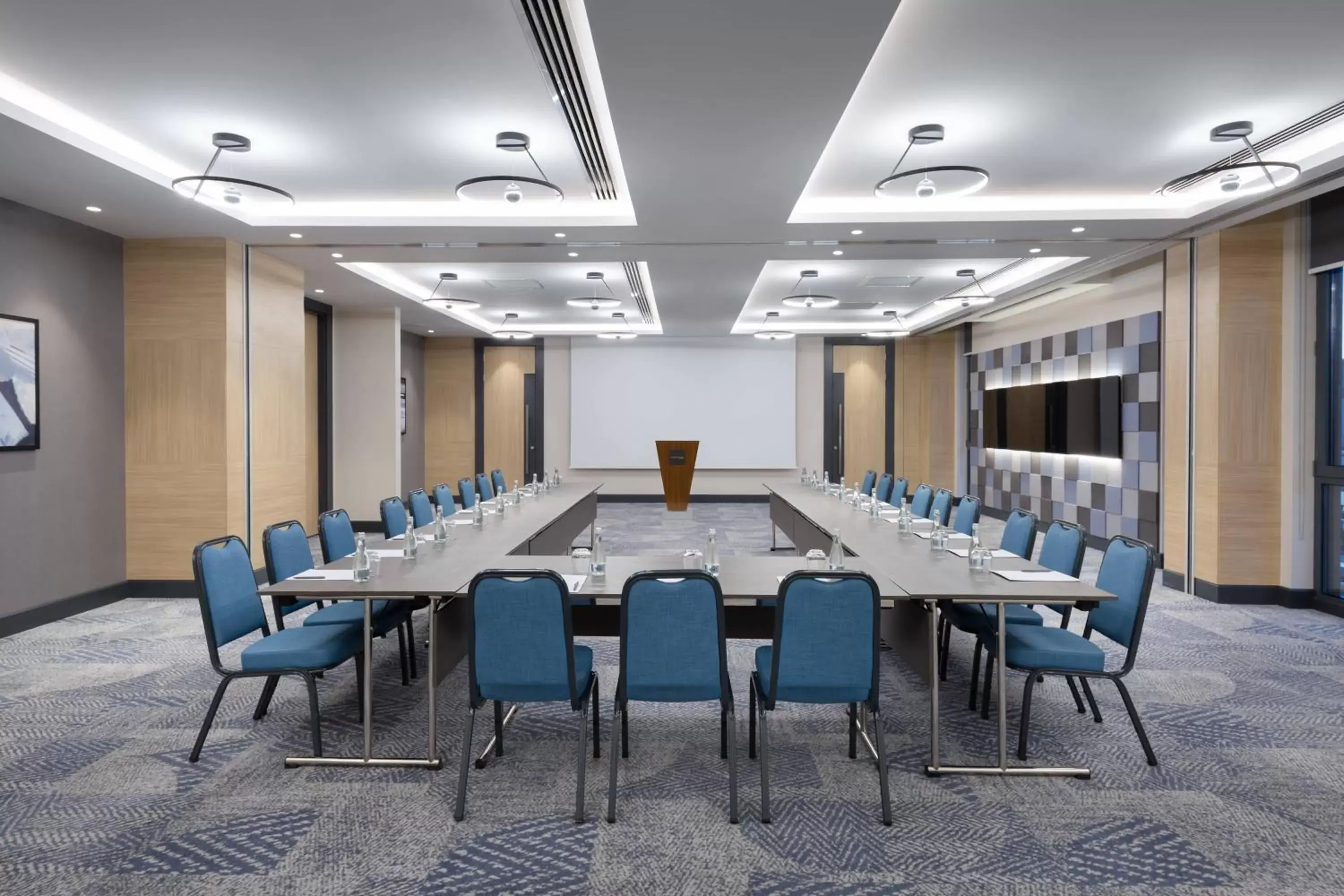 Meeting/conference room in Courtyard by Marriott Chisinau