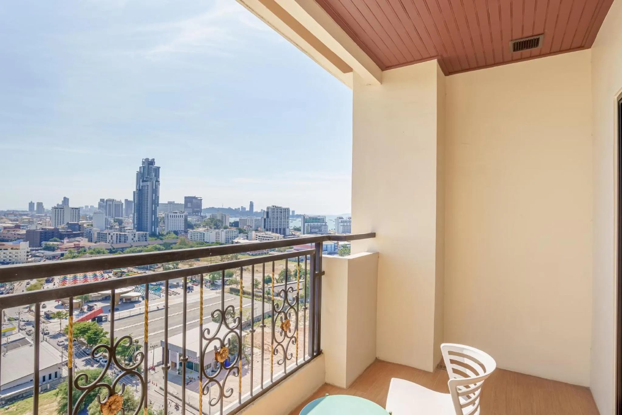 Day in Grand Palazzo Hotel - SHA Extra Plus