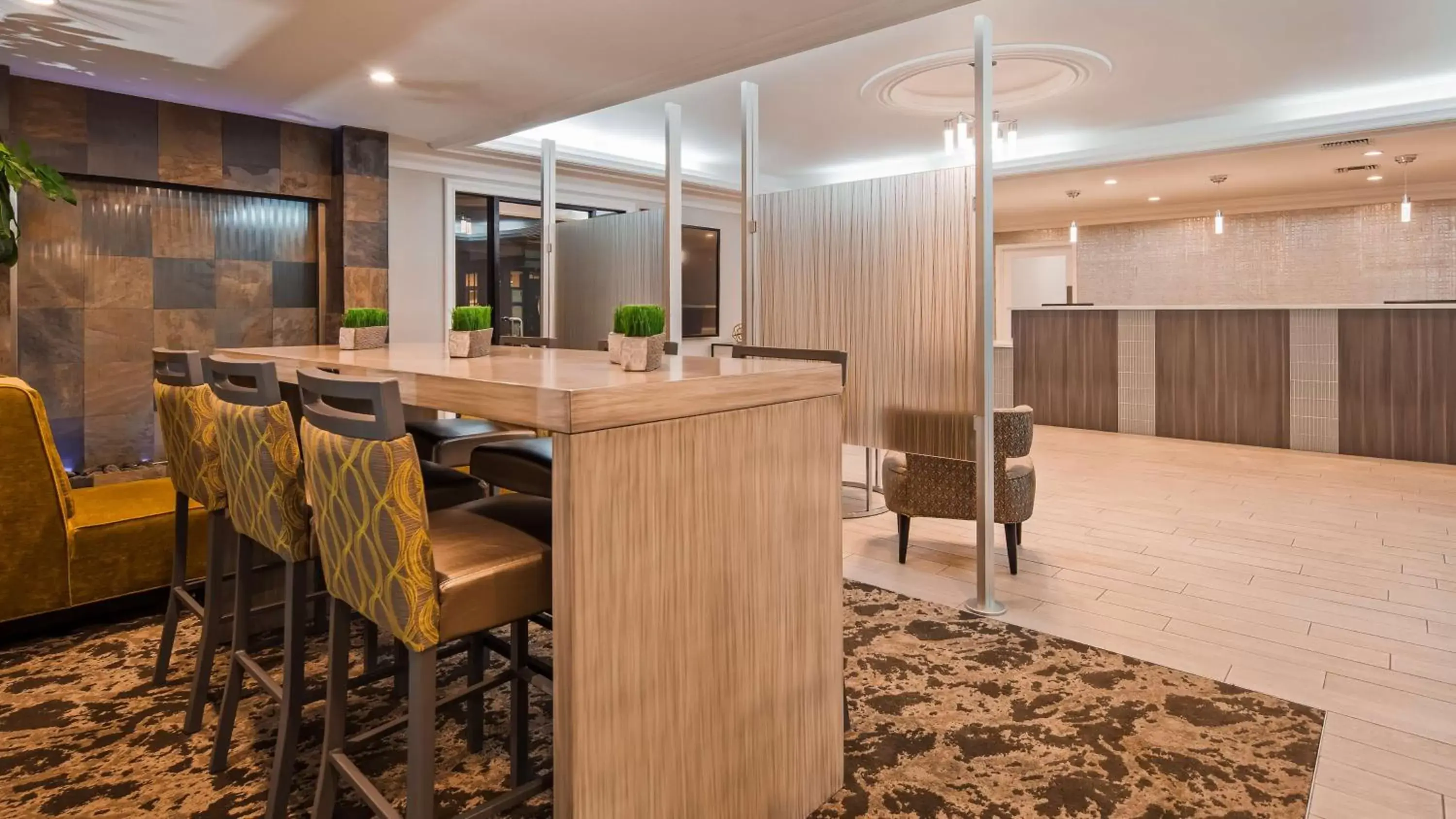 Lobby or reception in Best Western Plus Ontario Airport & Convention Center
