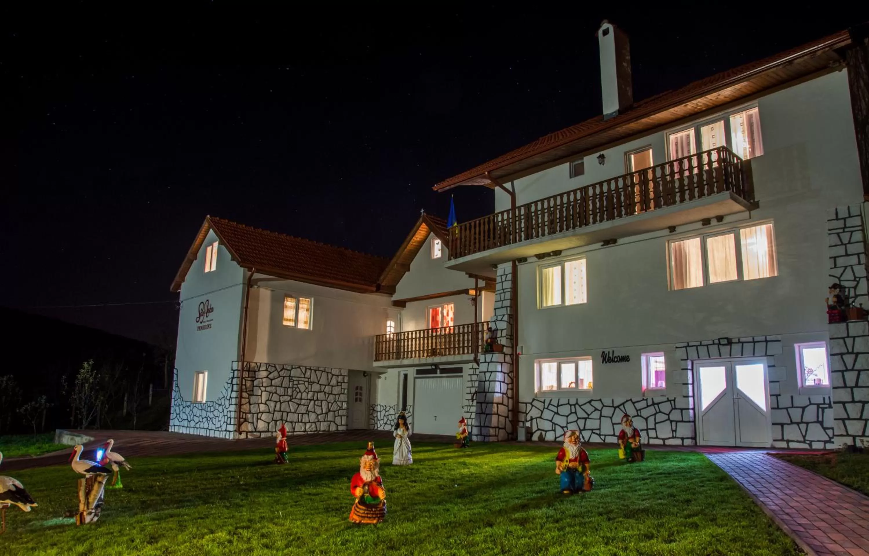 Patio, Property Building in Pensiunea SilvAnka