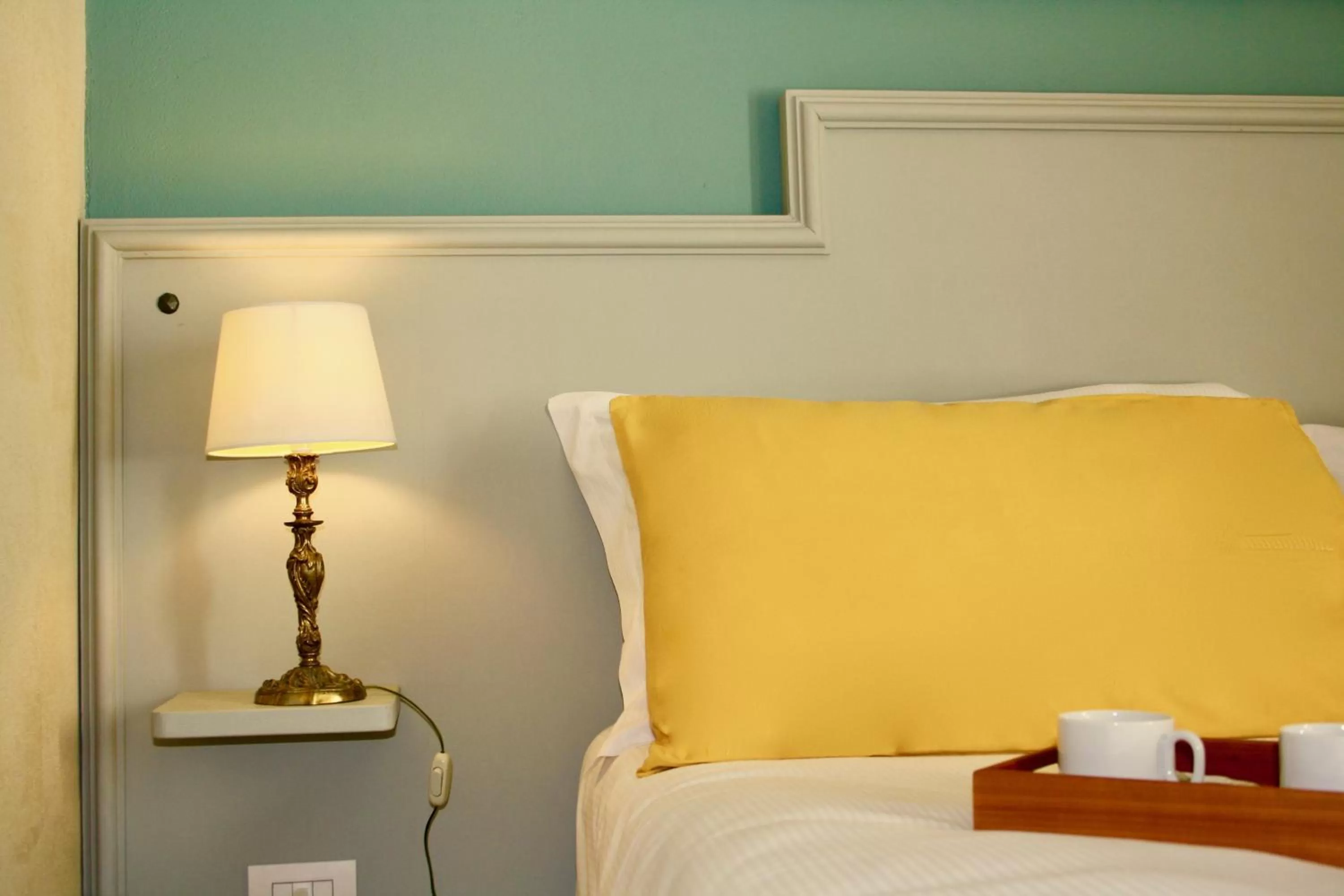 Decorative detail, Bed in White Lilac Romantic B&B - Adults only