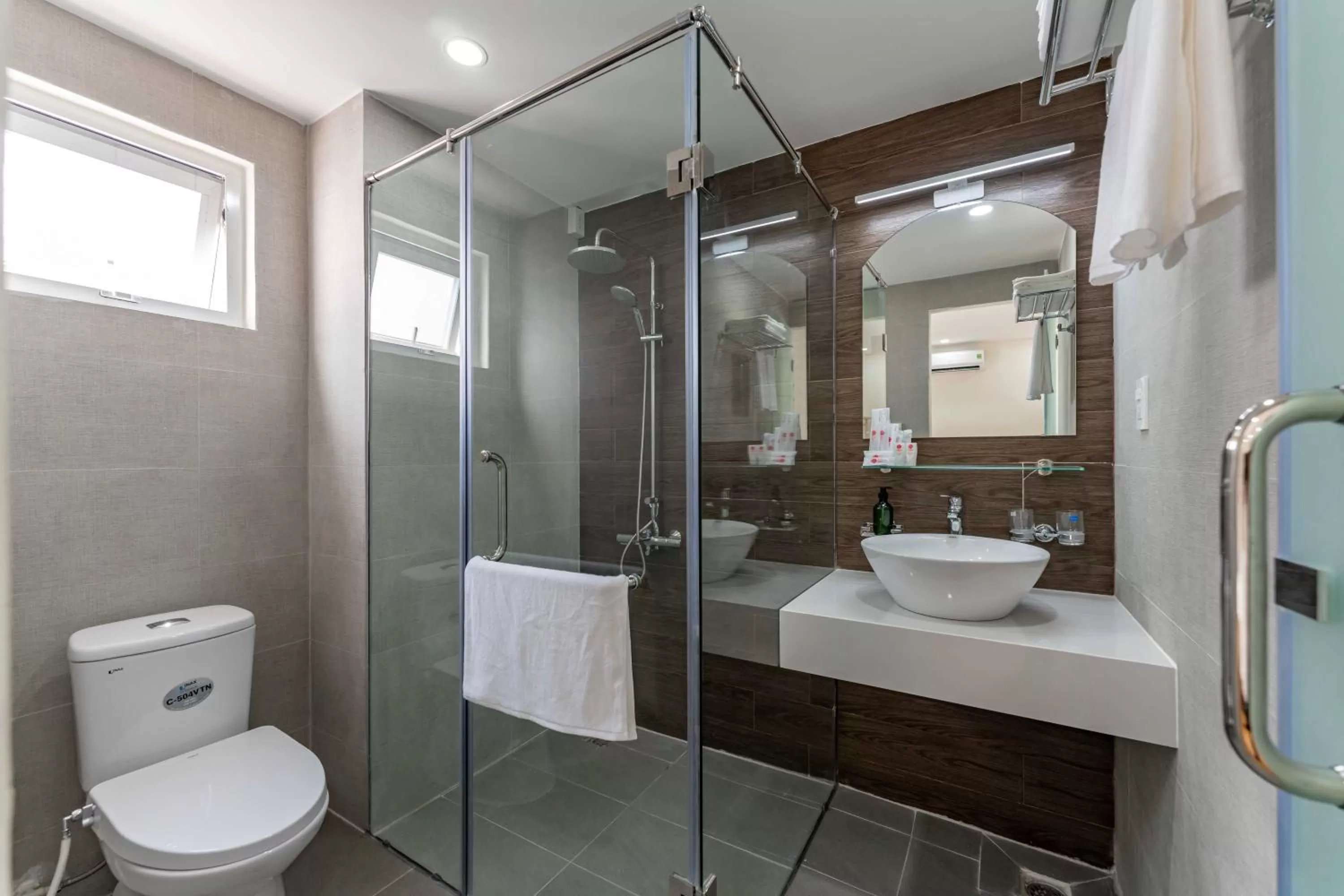 Toilet in Edoya hotel Dong Khoi