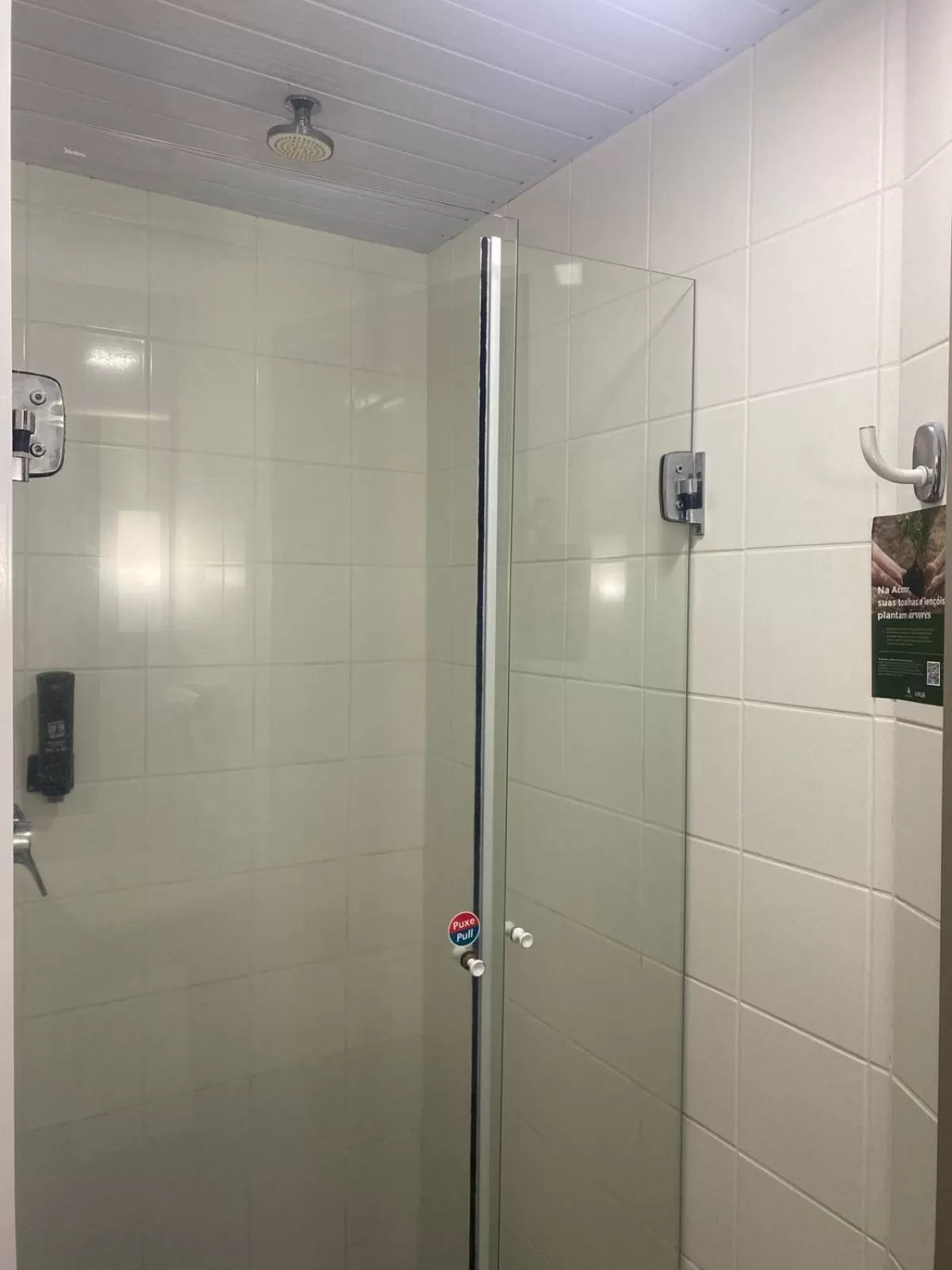 Shower in Ibis Maringa