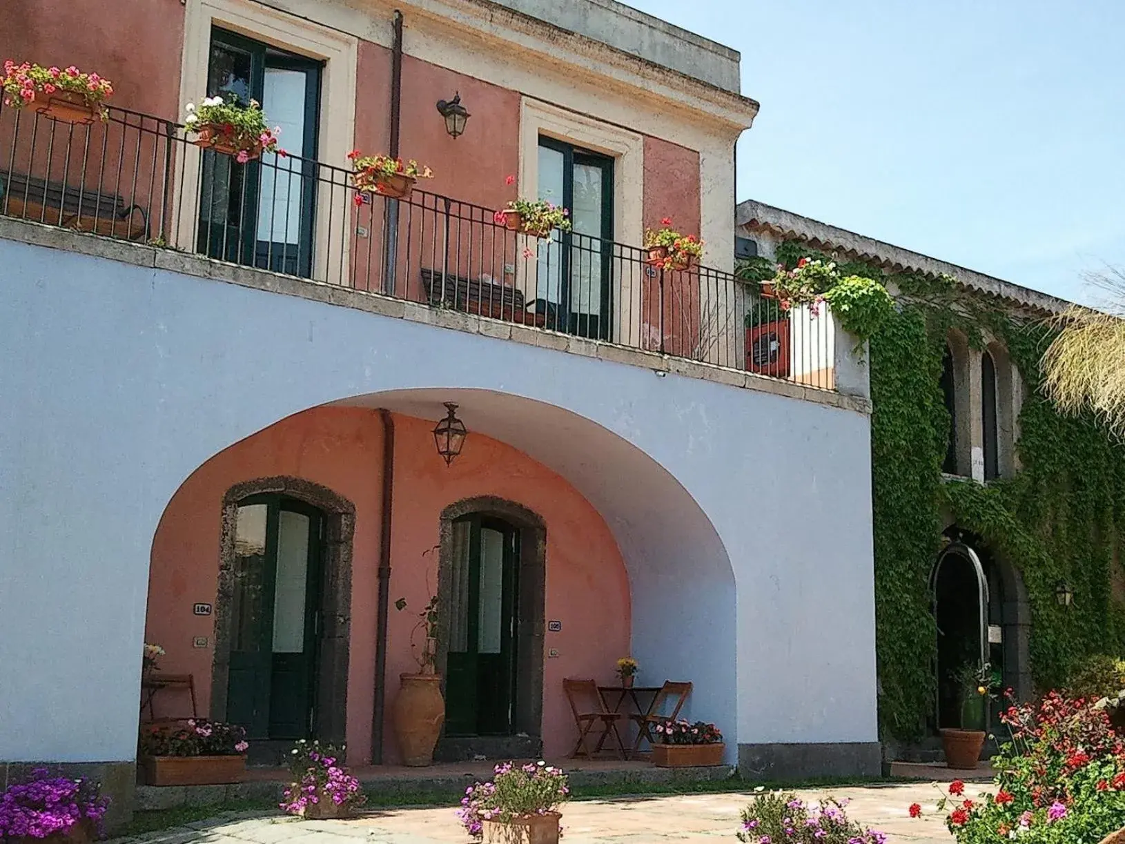 Facade/entrance, Property Building in Etna Hotel