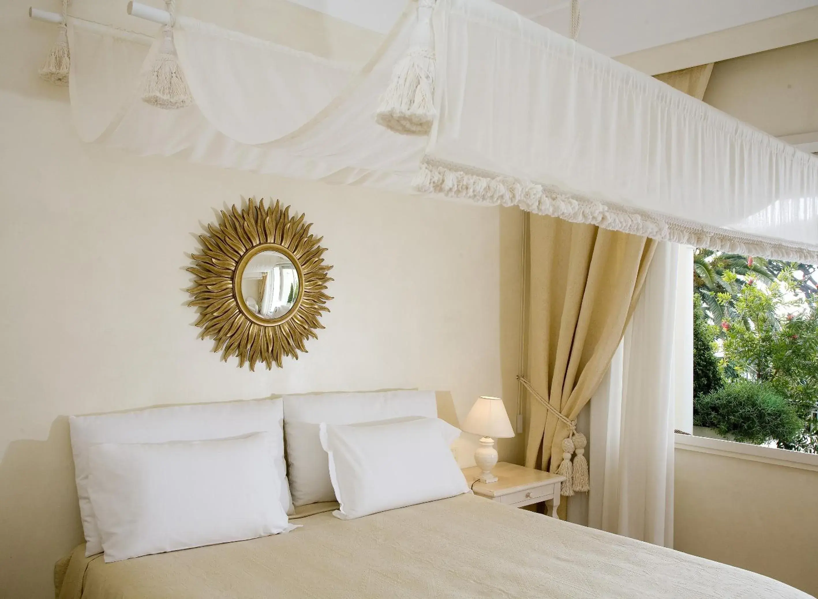 Bed in Capri Palace Jumeirah