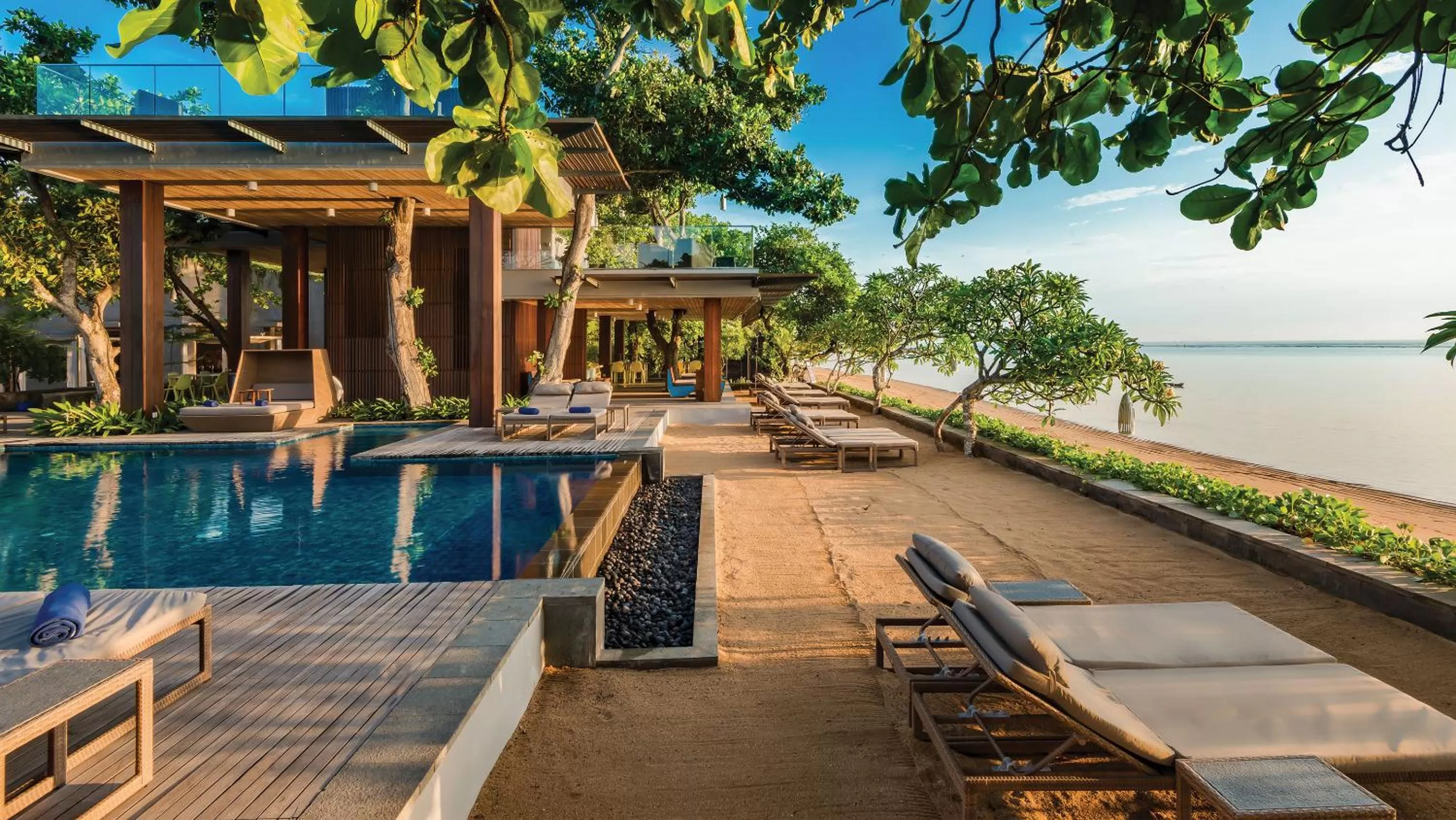 Swimming pool in Maya Sanur Resort & Spa