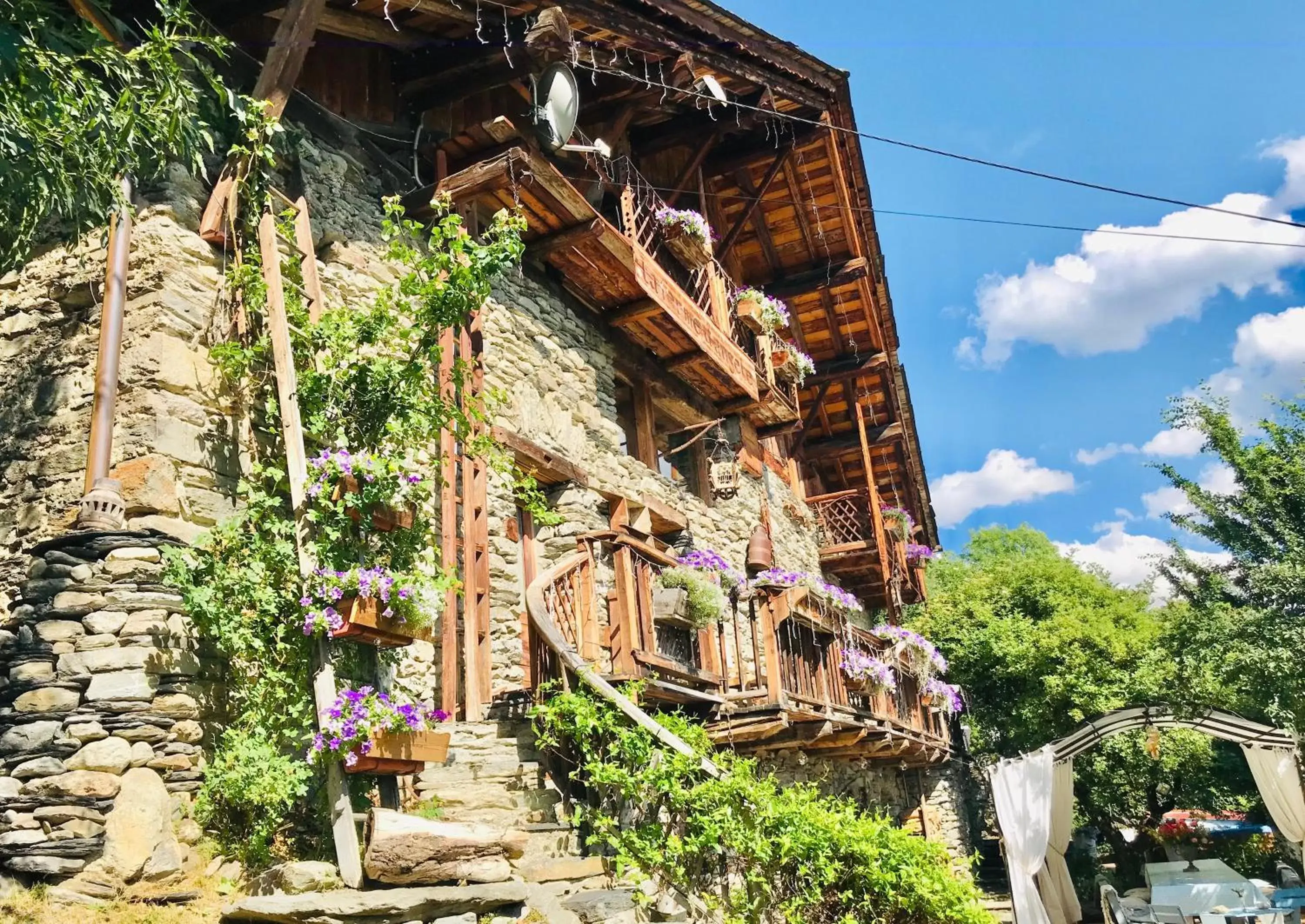 Property Building in La Ferme d'Angele