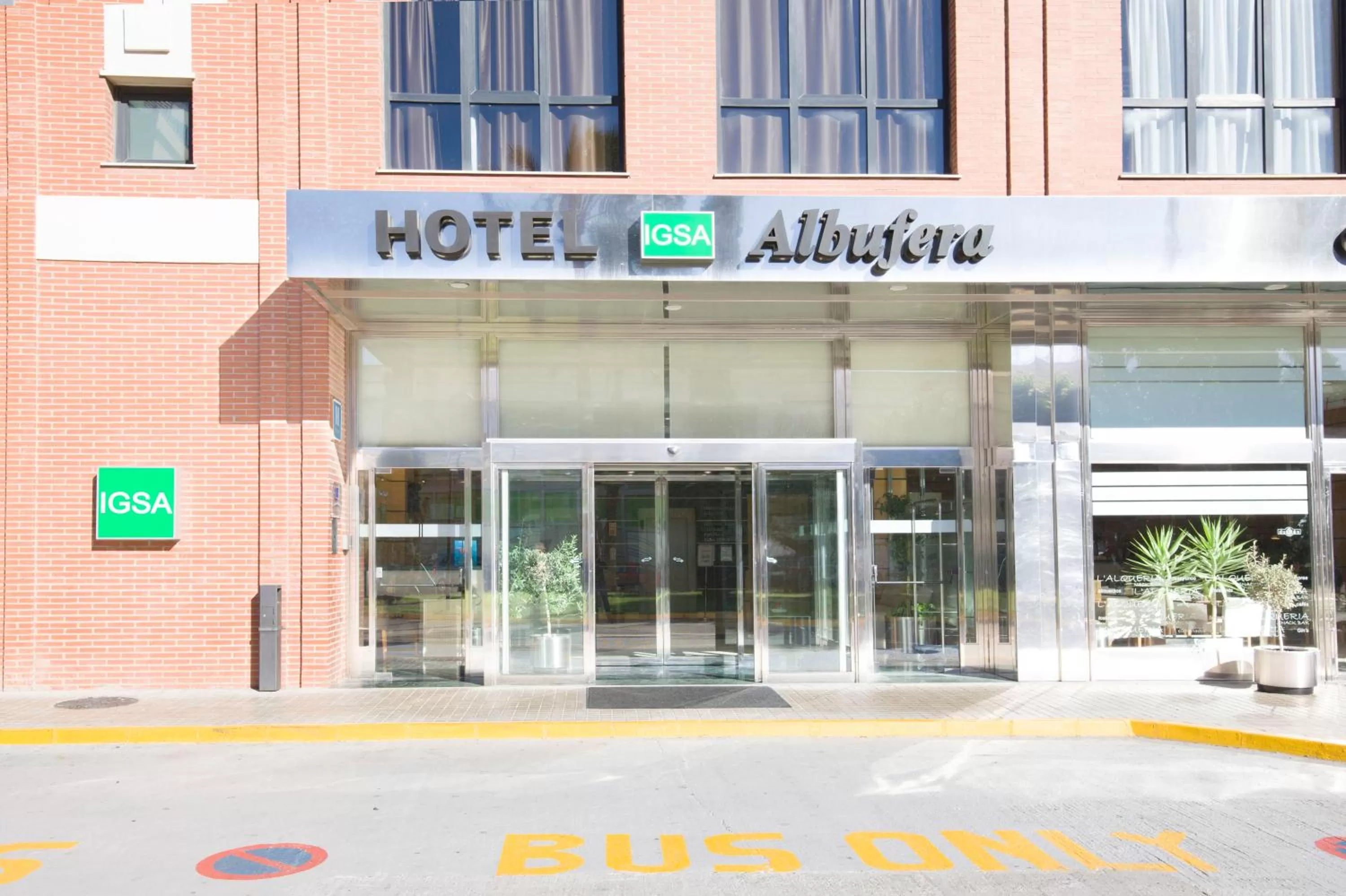 Facade/entrance in Hotel Albufera