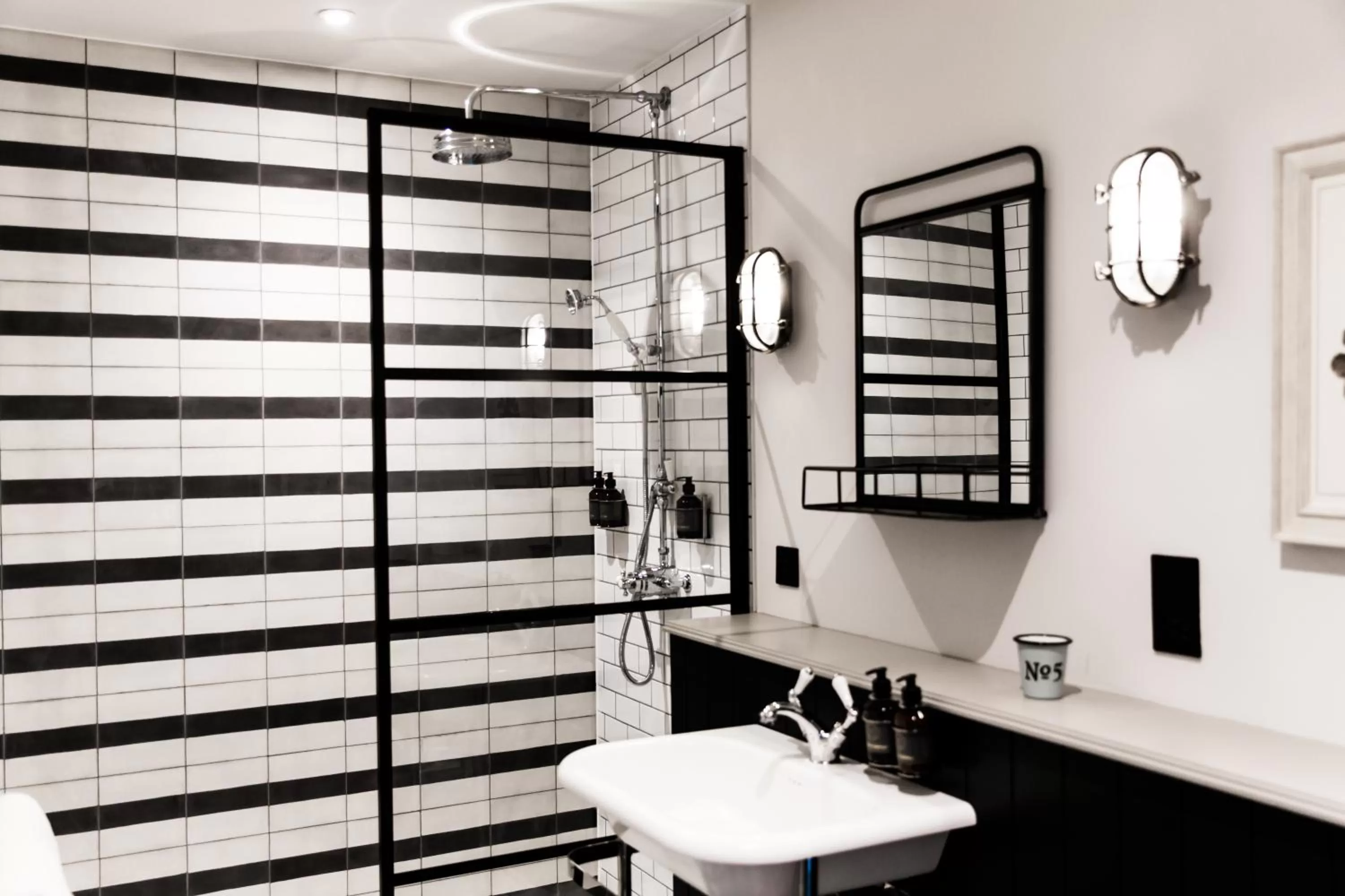 Suite with Balcony in Gara Rock