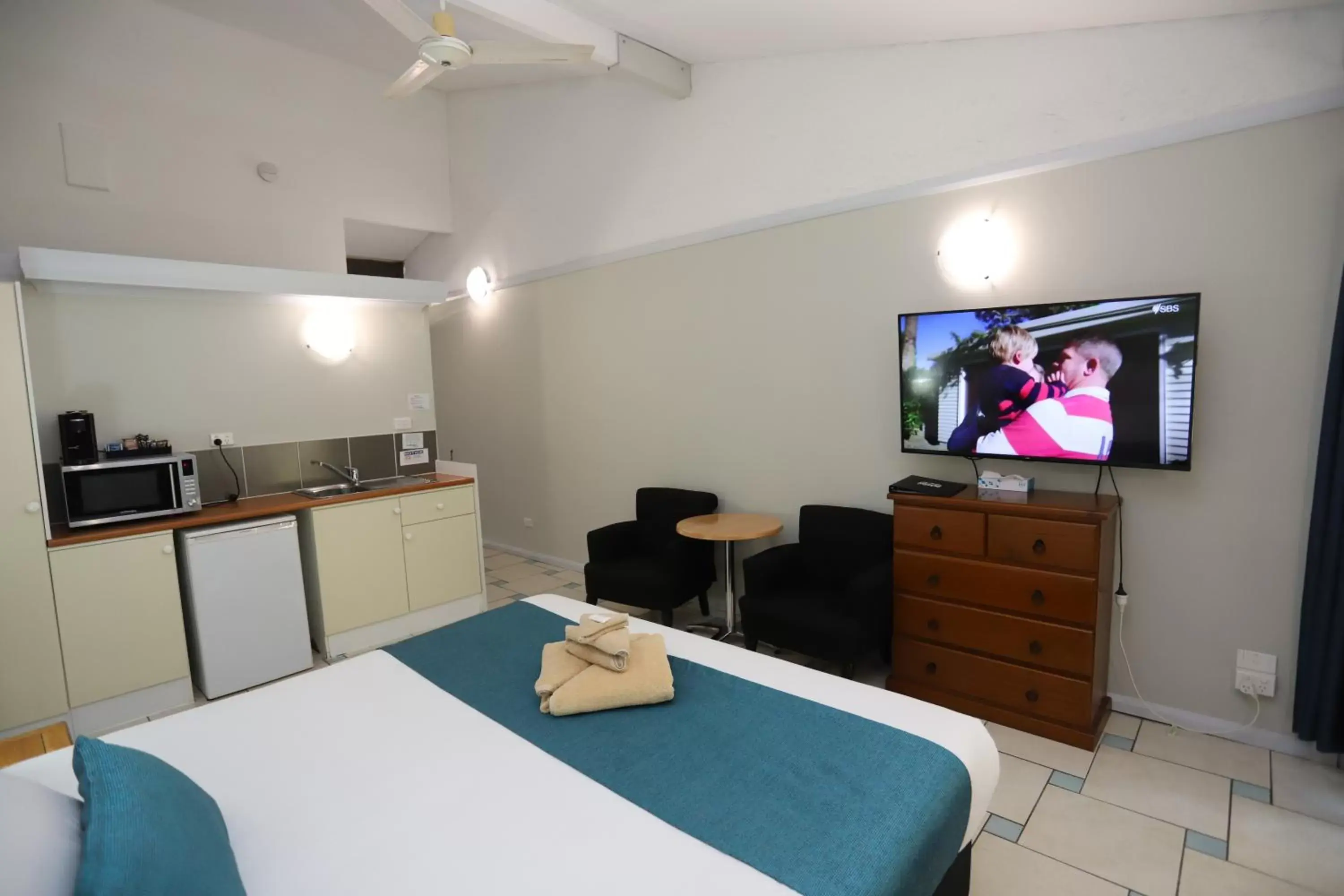 TV/Entertainment Center in Kallangur Motel