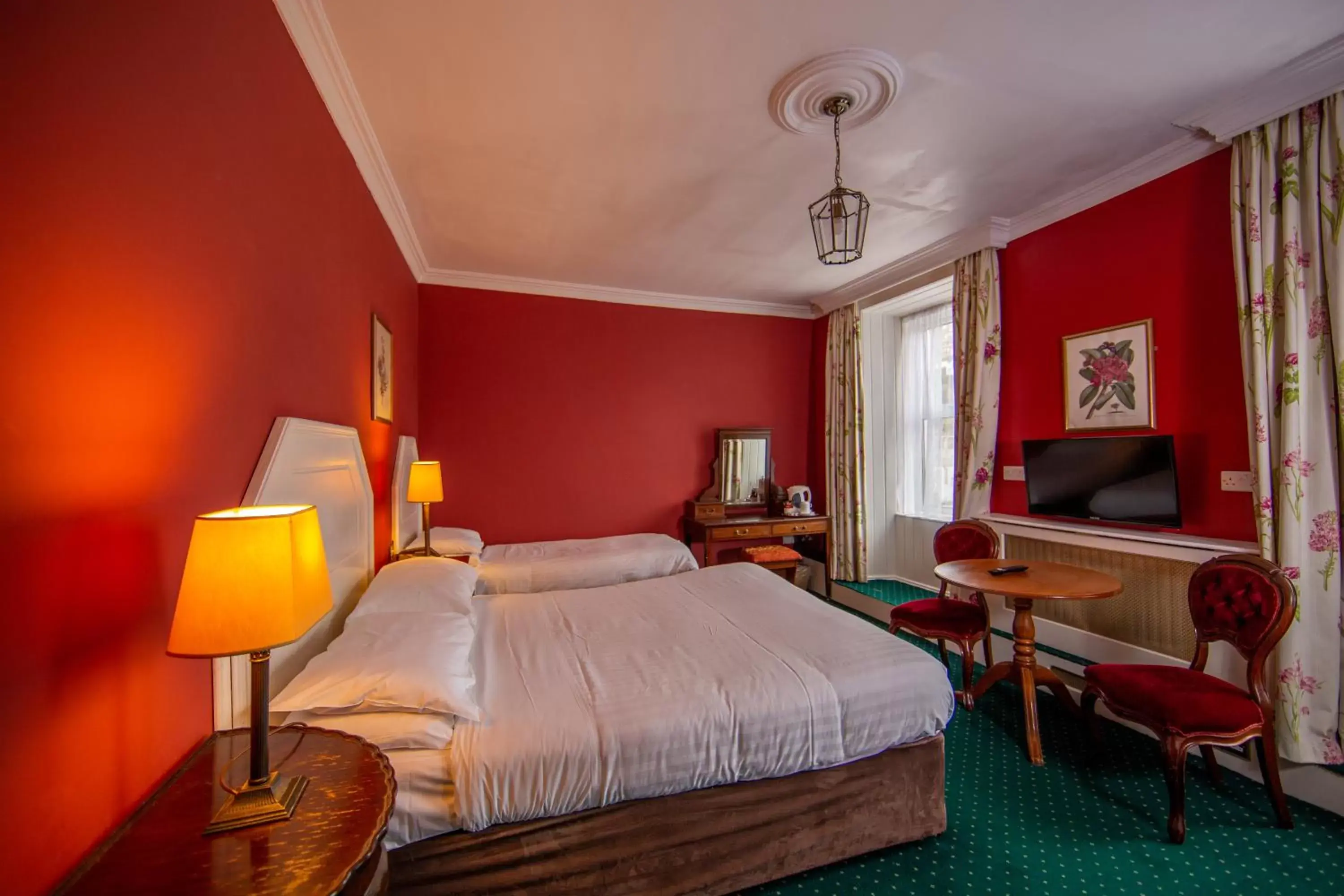 Bedroom, Bed in Foyles Hotel