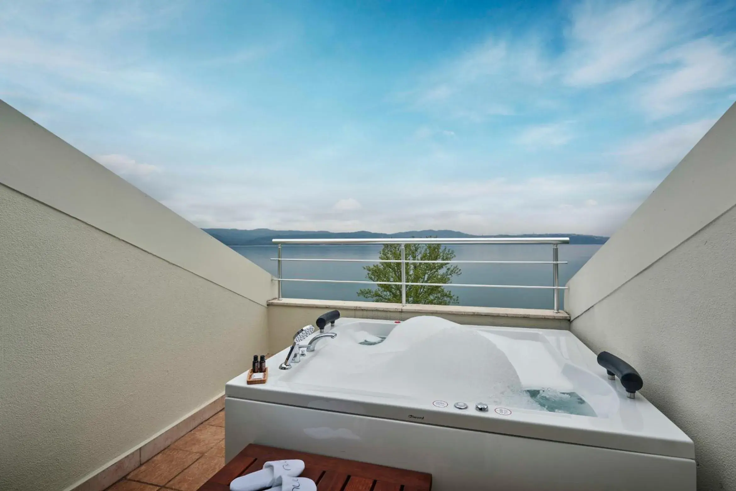 Balcony/Terrace, Bathroom in Richmond Nua Wellness - Spa Sapanca