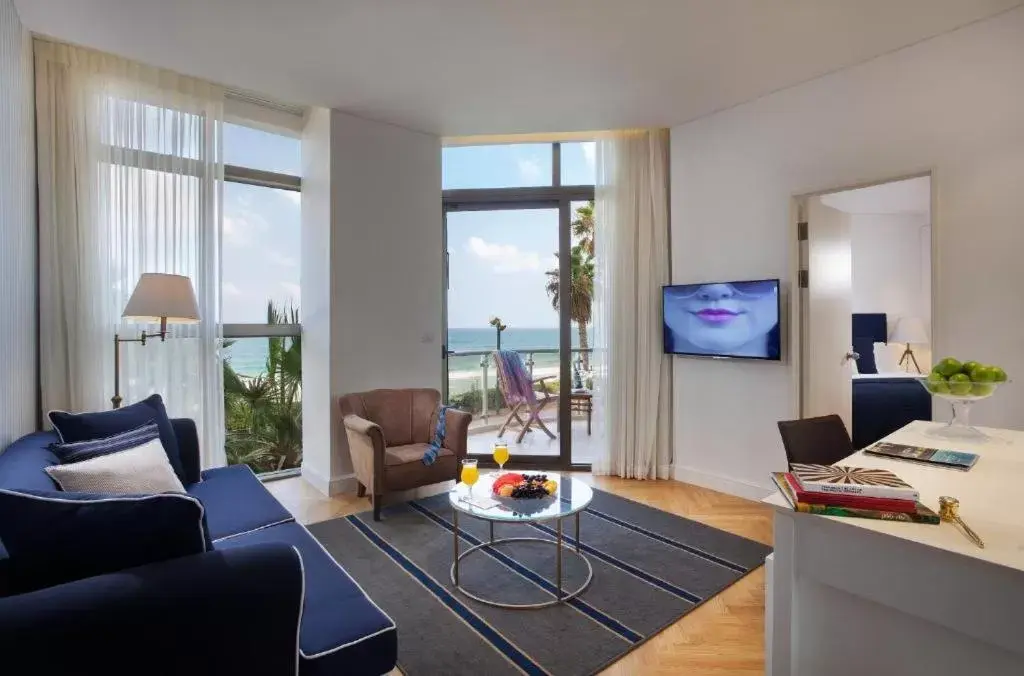 TV and multimedia, Seating Area in Daniel Herzliya Hotel