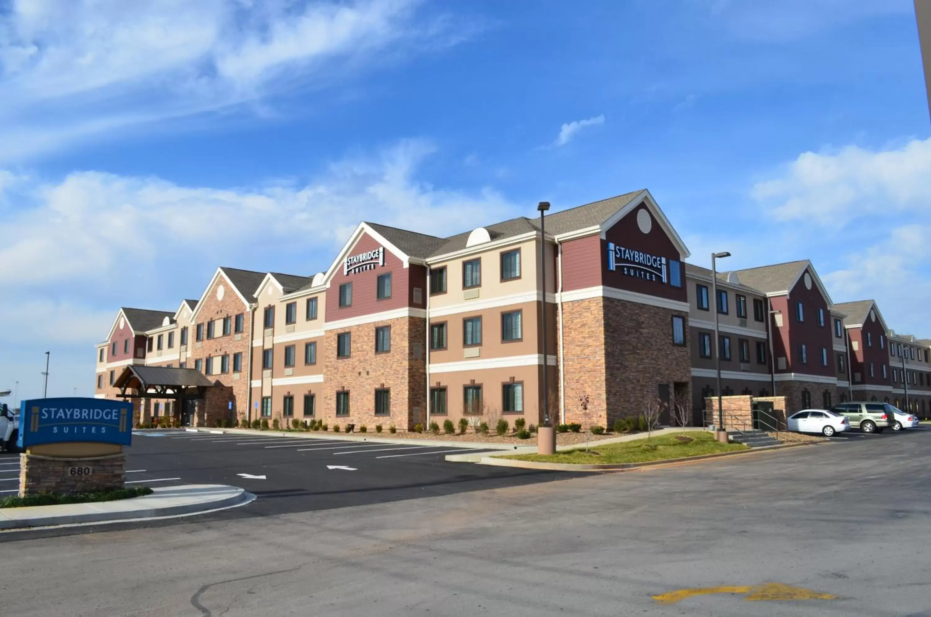 Property Building in Staybridge Suites Bowling Green, an IHG Hotel