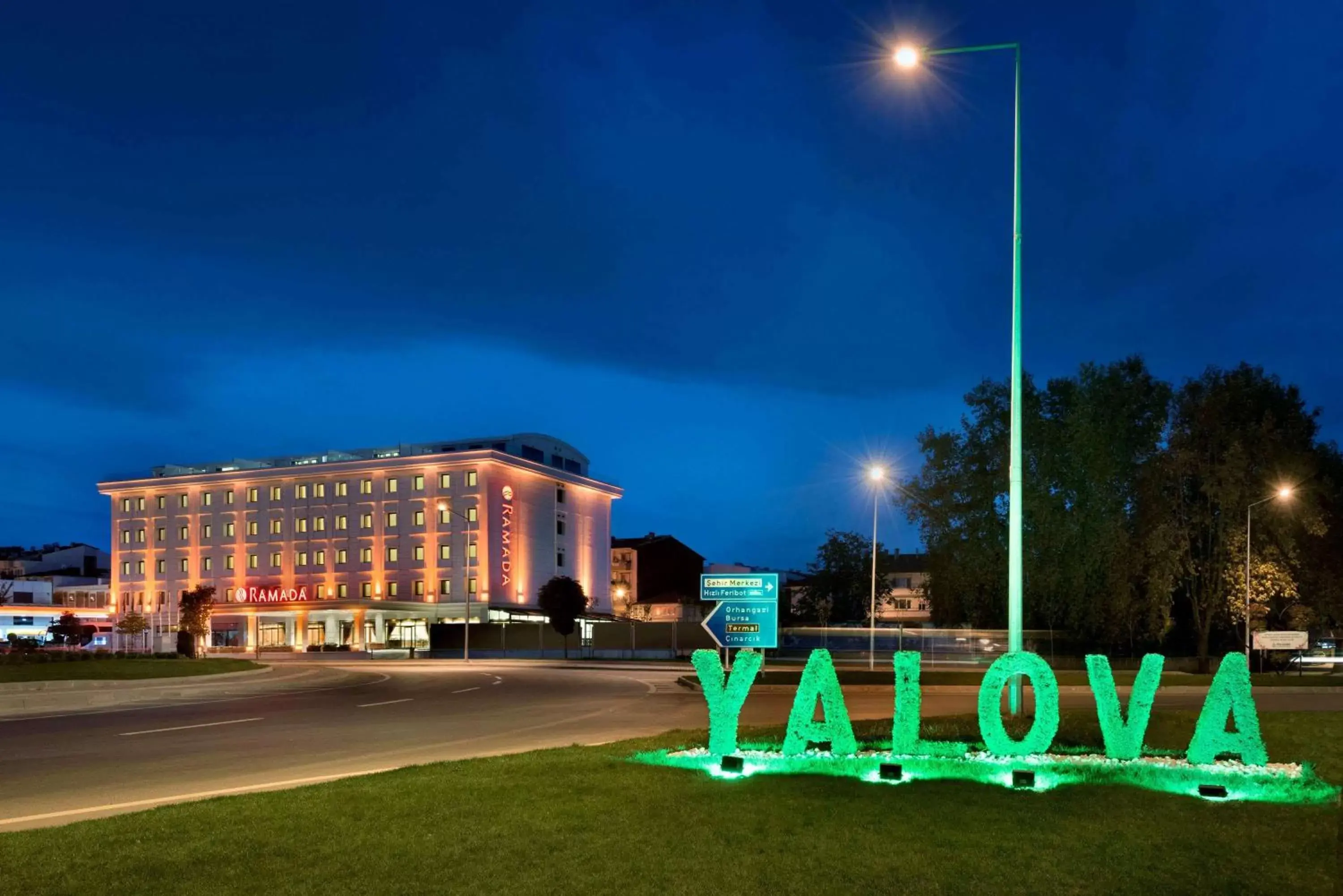 Property building in Ramada by Wyndham Yalova Property building in Ramada by Wyndham Yalova