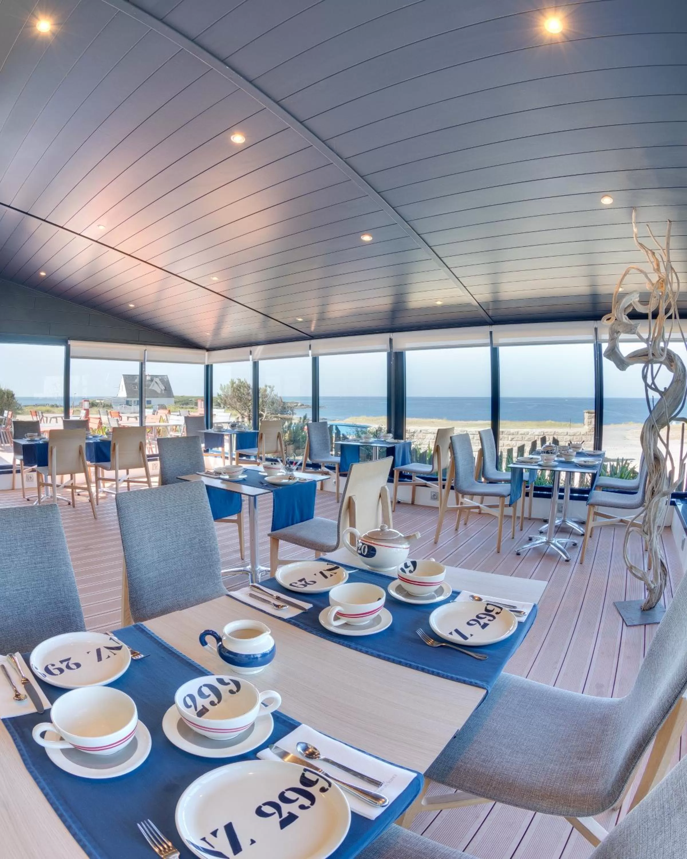 Restaurant/Places to Eat in Ar Men Du, Hôtel 3 Etoiles Restaurant Gastronomique Durable