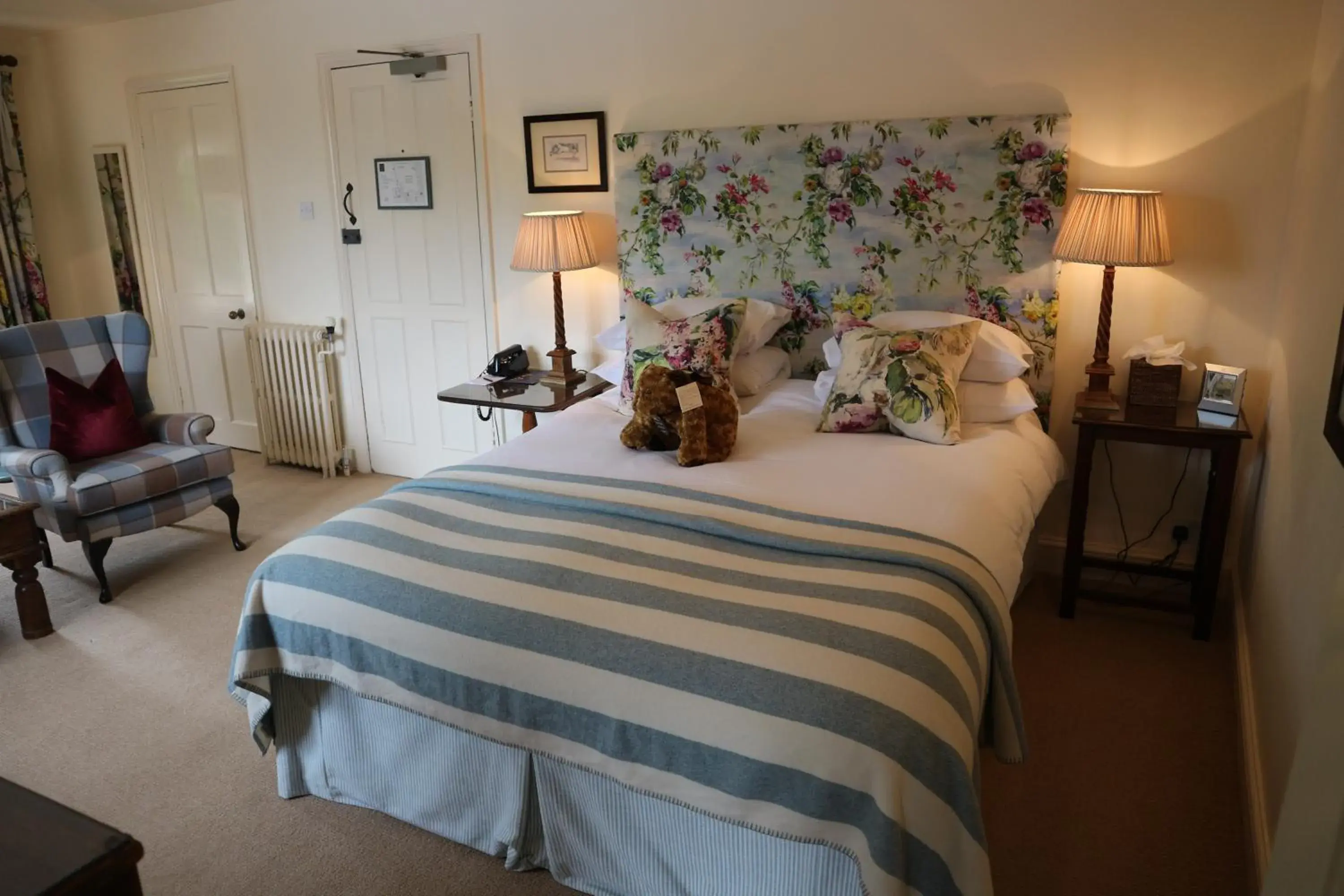 Bedroom, Bed in The Manor House Hotel