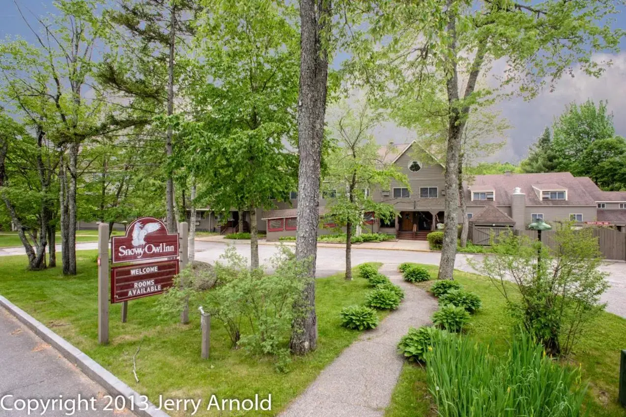 Facade/entrance, Property Building in Snowy Owl Inn