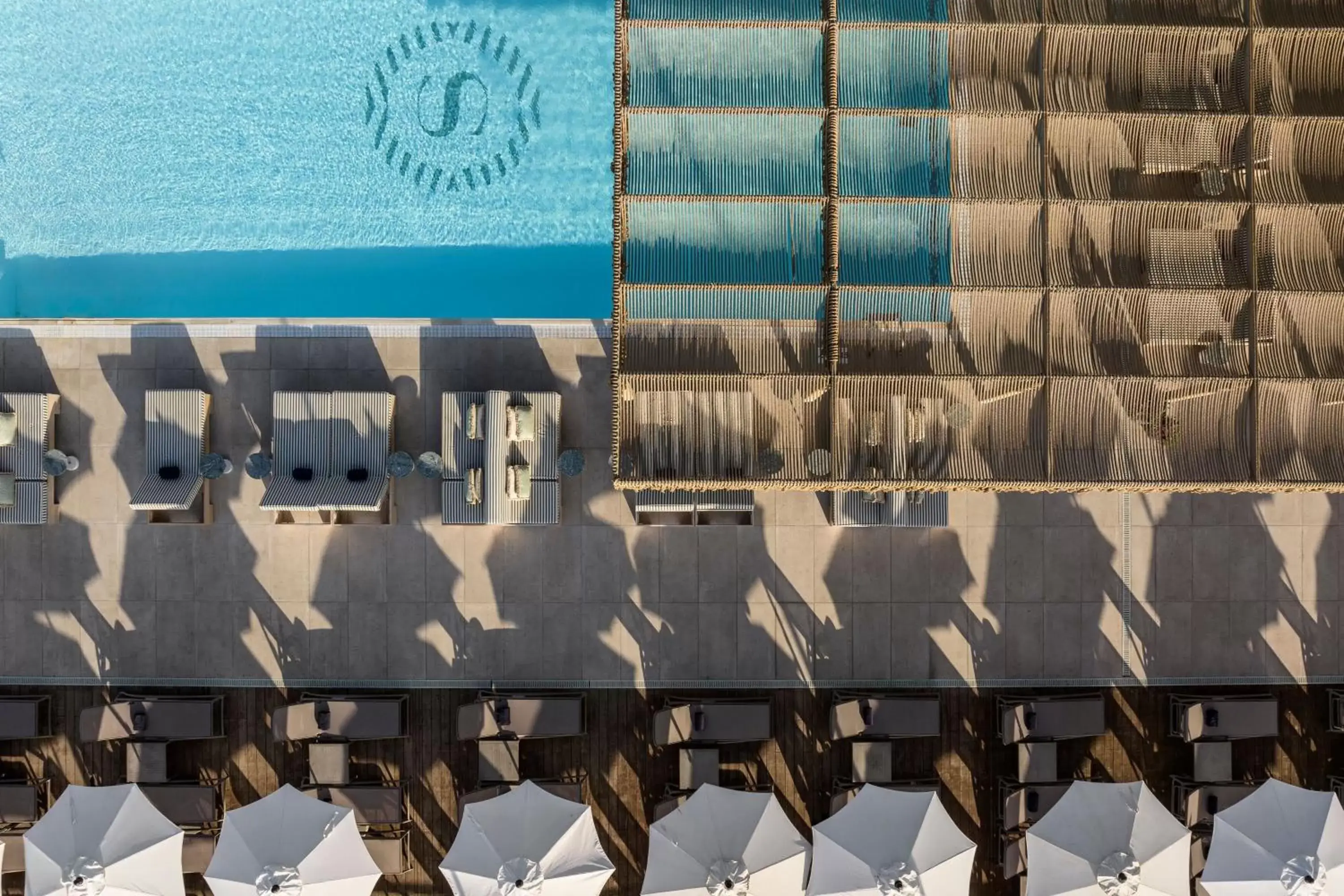 Swimming pool in Sheraton Grand Tel Aviv