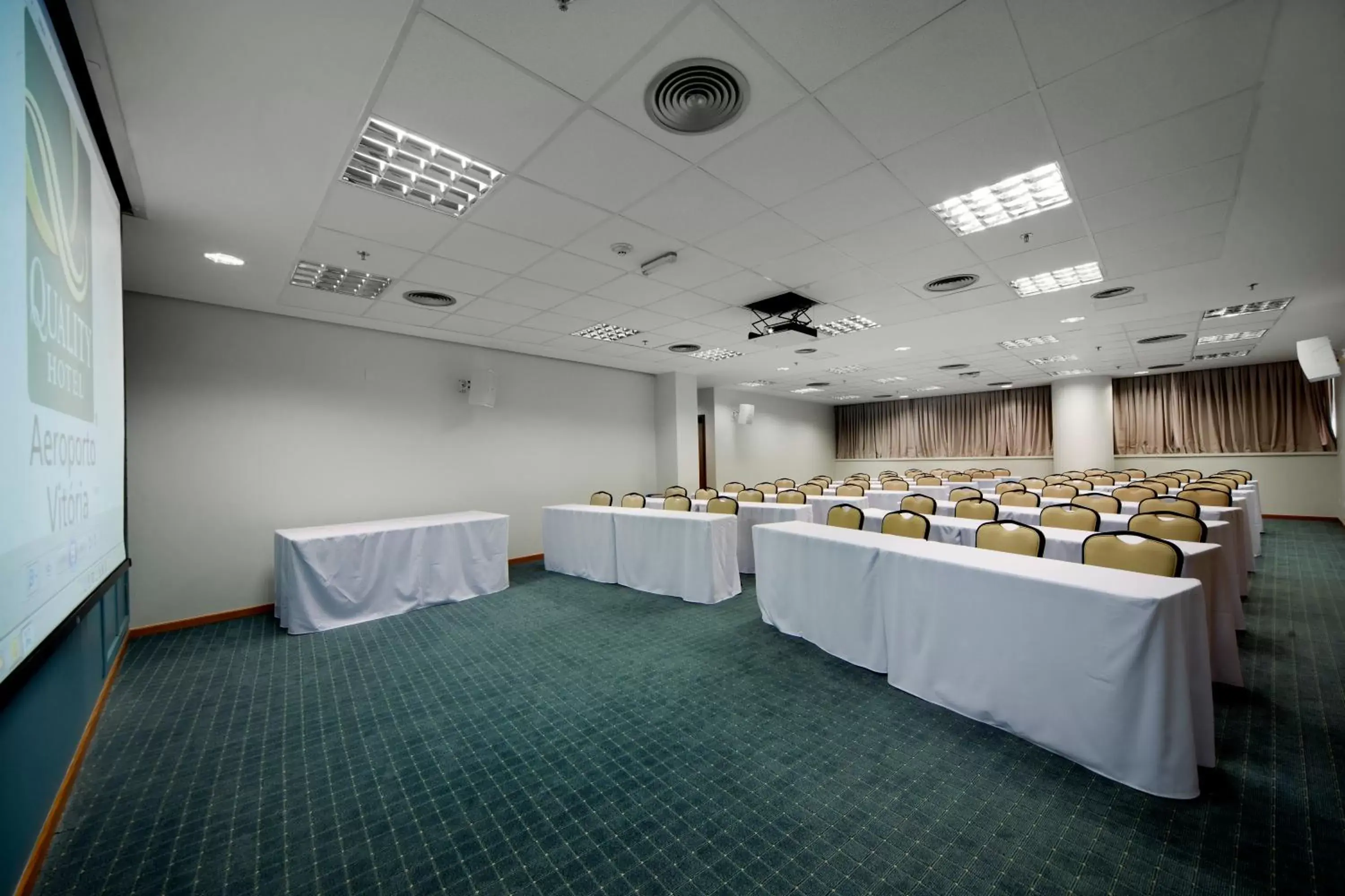 Business facilities in Quality Hotel Vitória