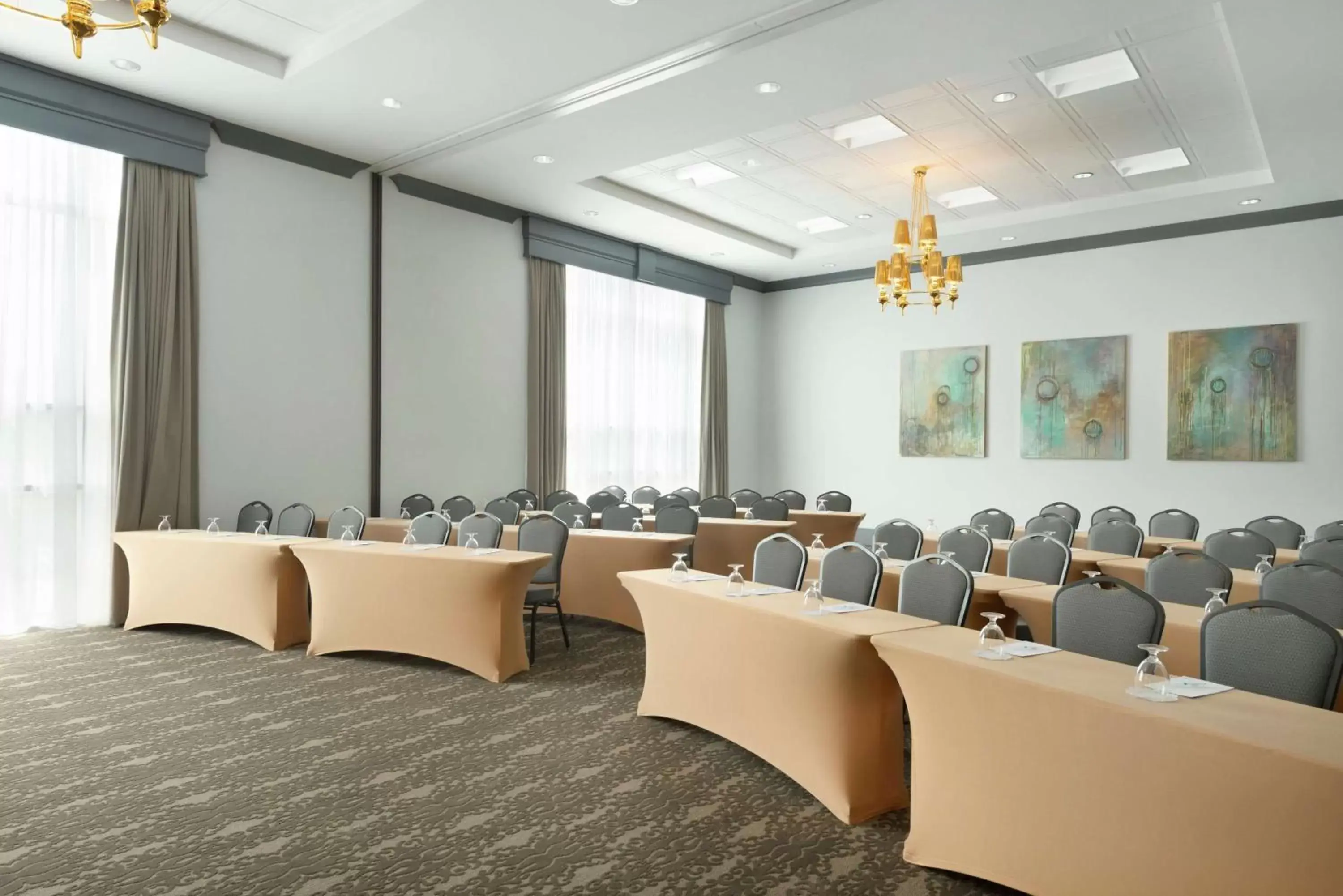 Meeting/conference room in Embassy Suites Charlotte/Ayrsley