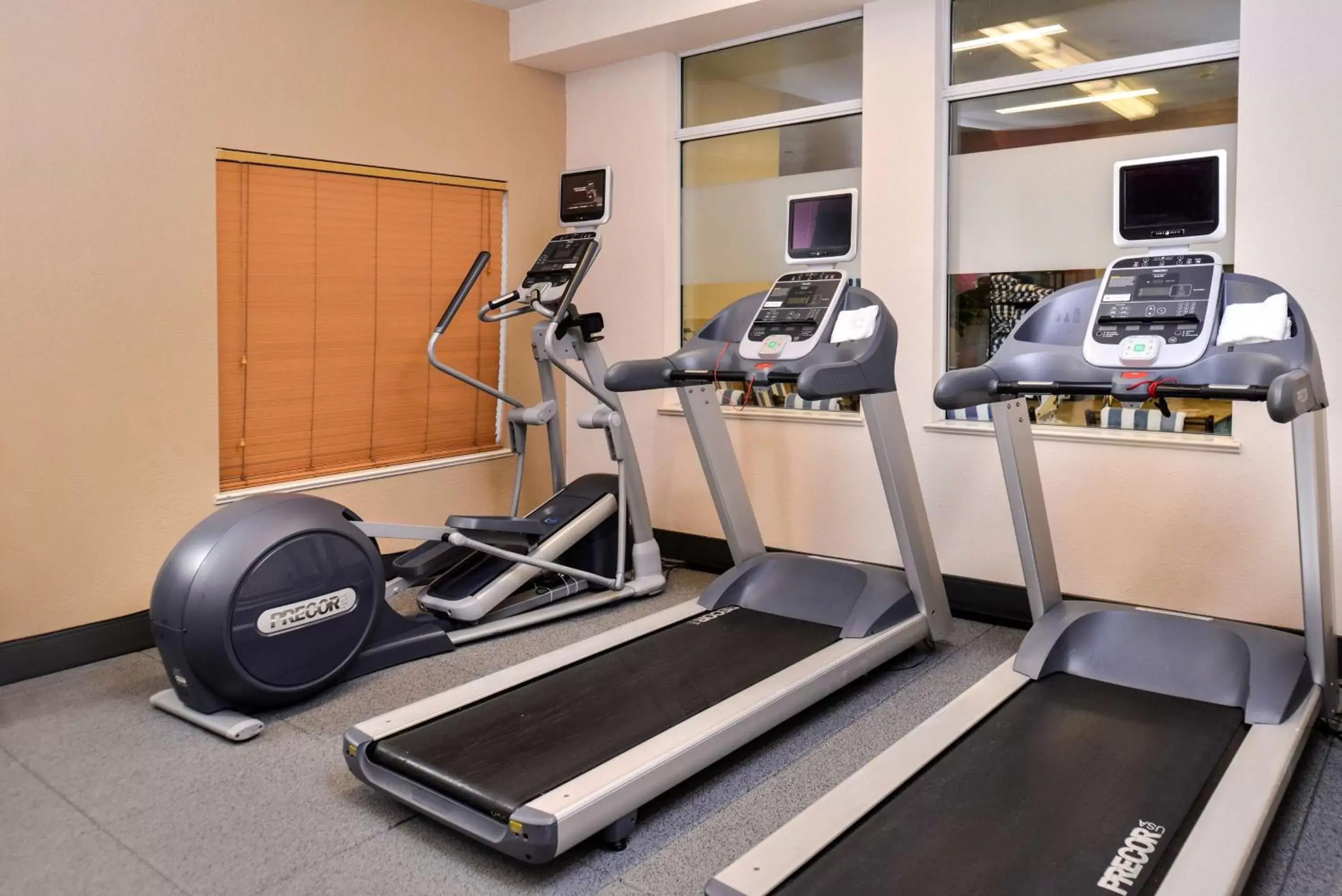 Fitness centre/facilities in Hilton Garden Inn Flagstaff Fitness centre/facilities in Hilton Garden Inn Flagstaff
