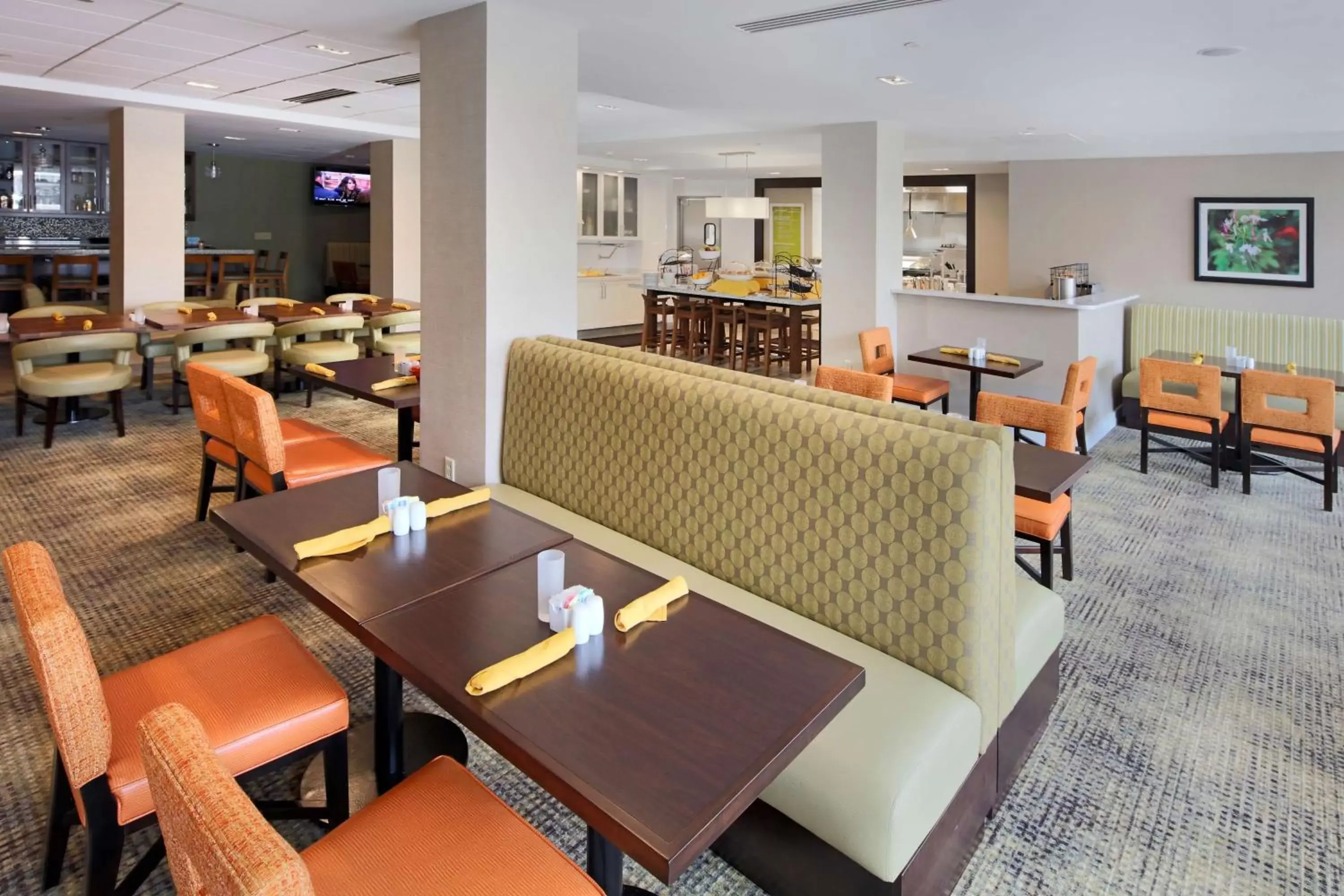 Dining area, Restaurant/Places to Eat in Hilton Garden Inn Reagan National Airport