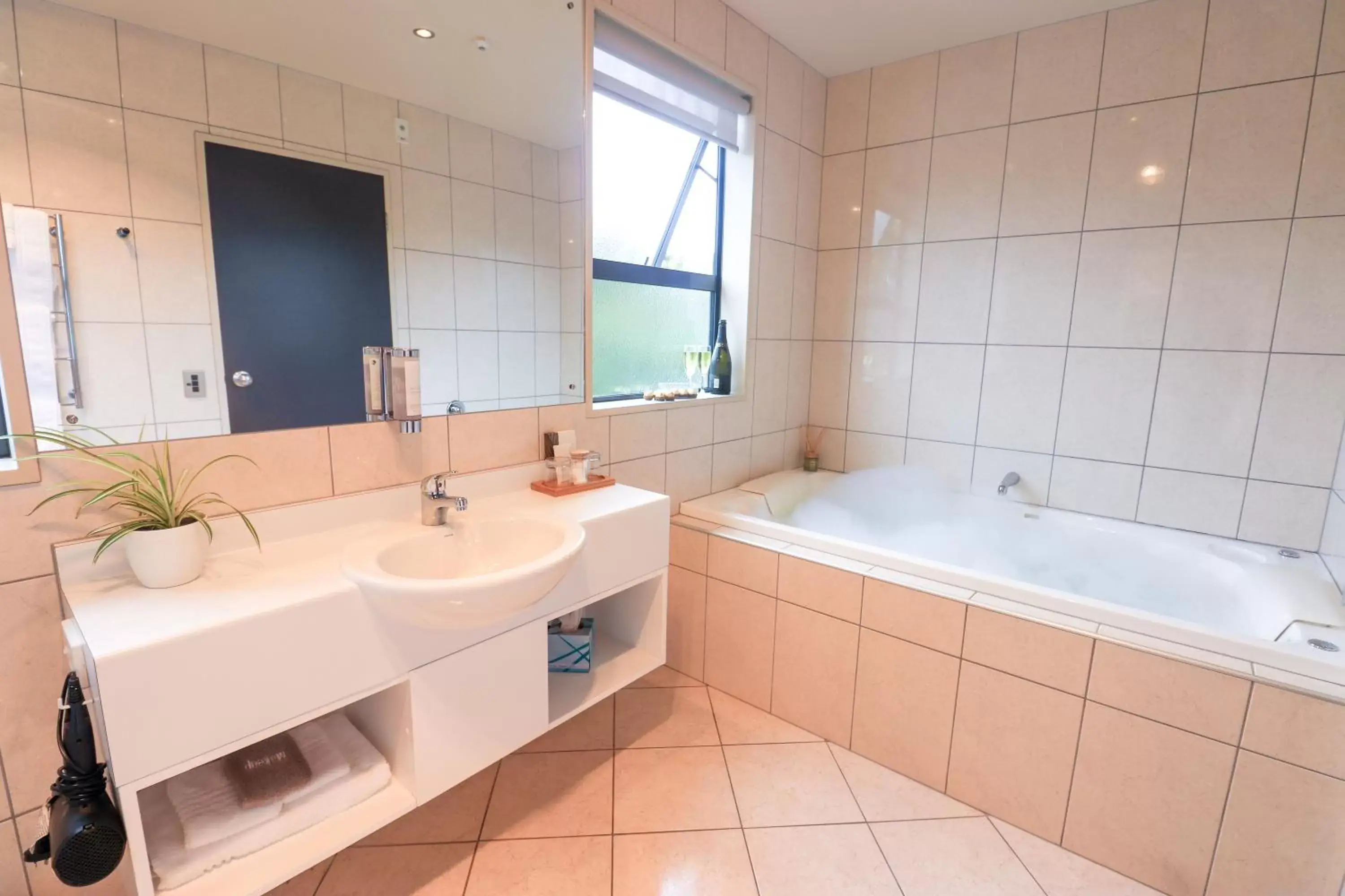 Bathroom in Coleraine Suites & Apartments