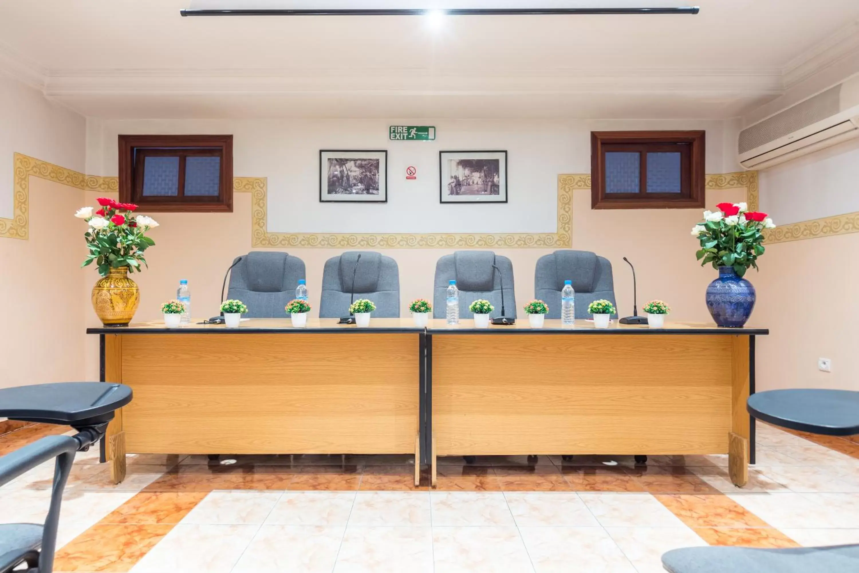 Business facilities in Hotel Oudaya