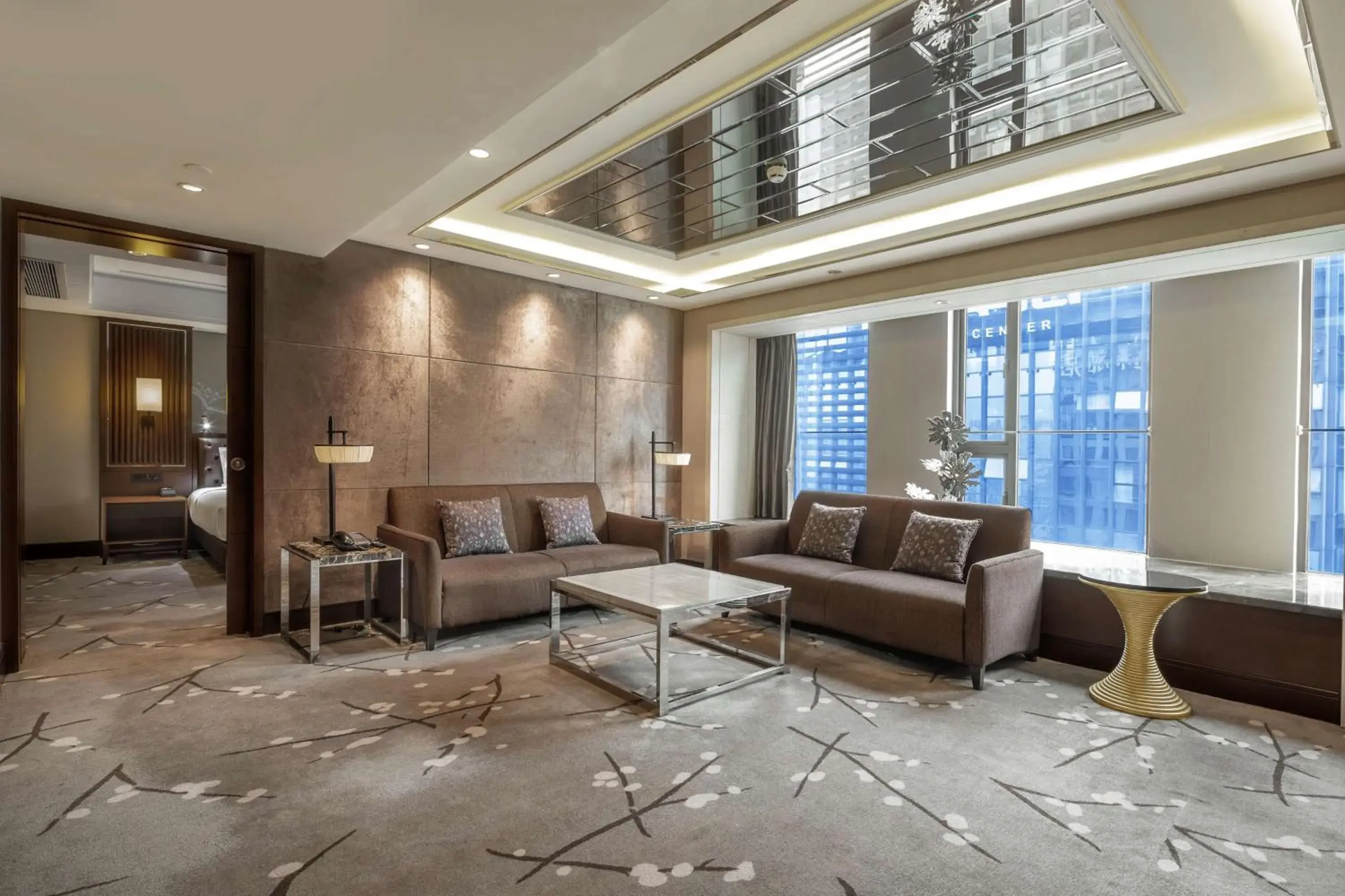 Living room in DoubleTree by Hilton Chongqing - Guanyinqiao railway station Living room in DoubleTree by Hilton Chongqing - Guanyinqiao railway station