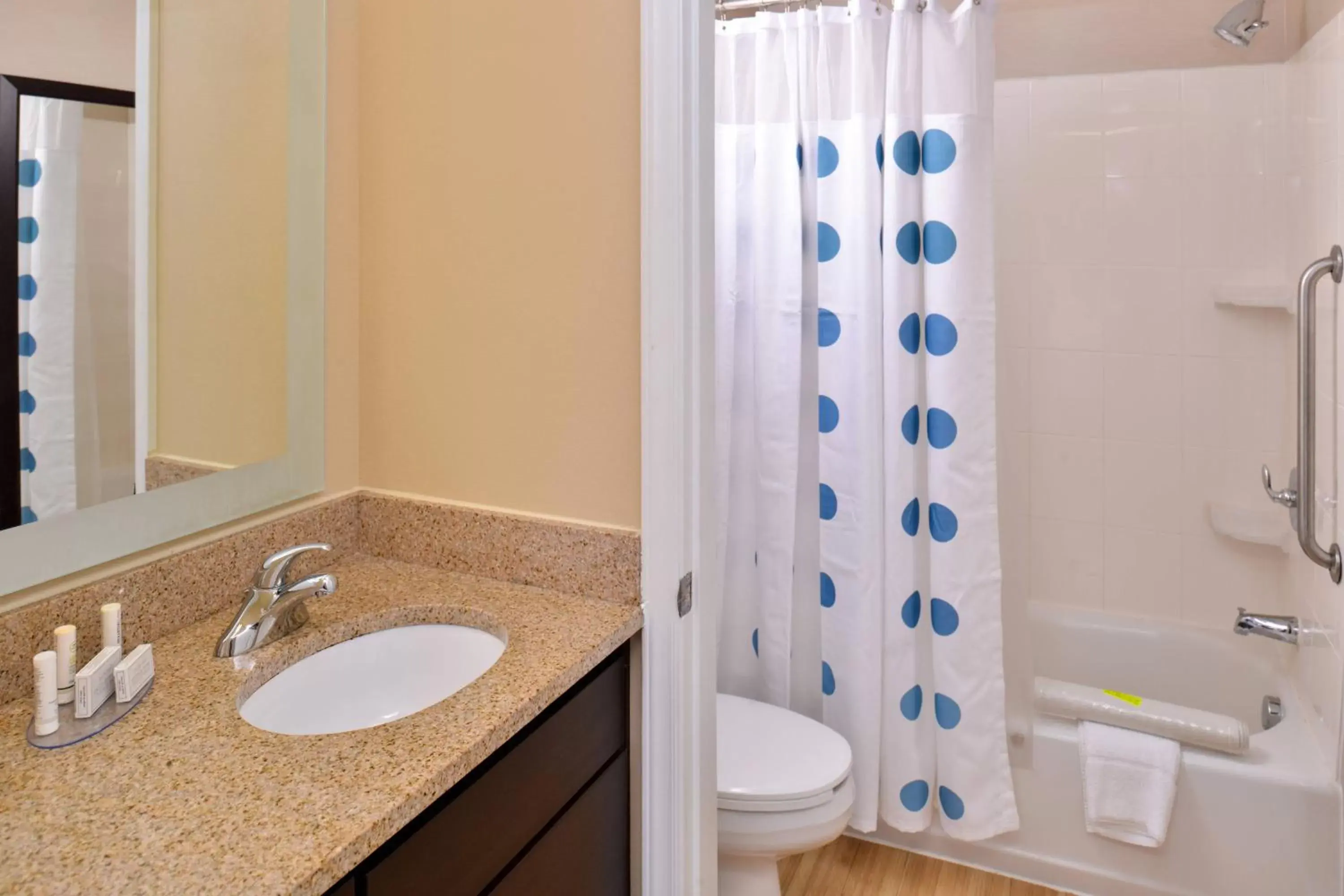 Bathroom in TownePlace Suites Wilmington Wrightsville Beach