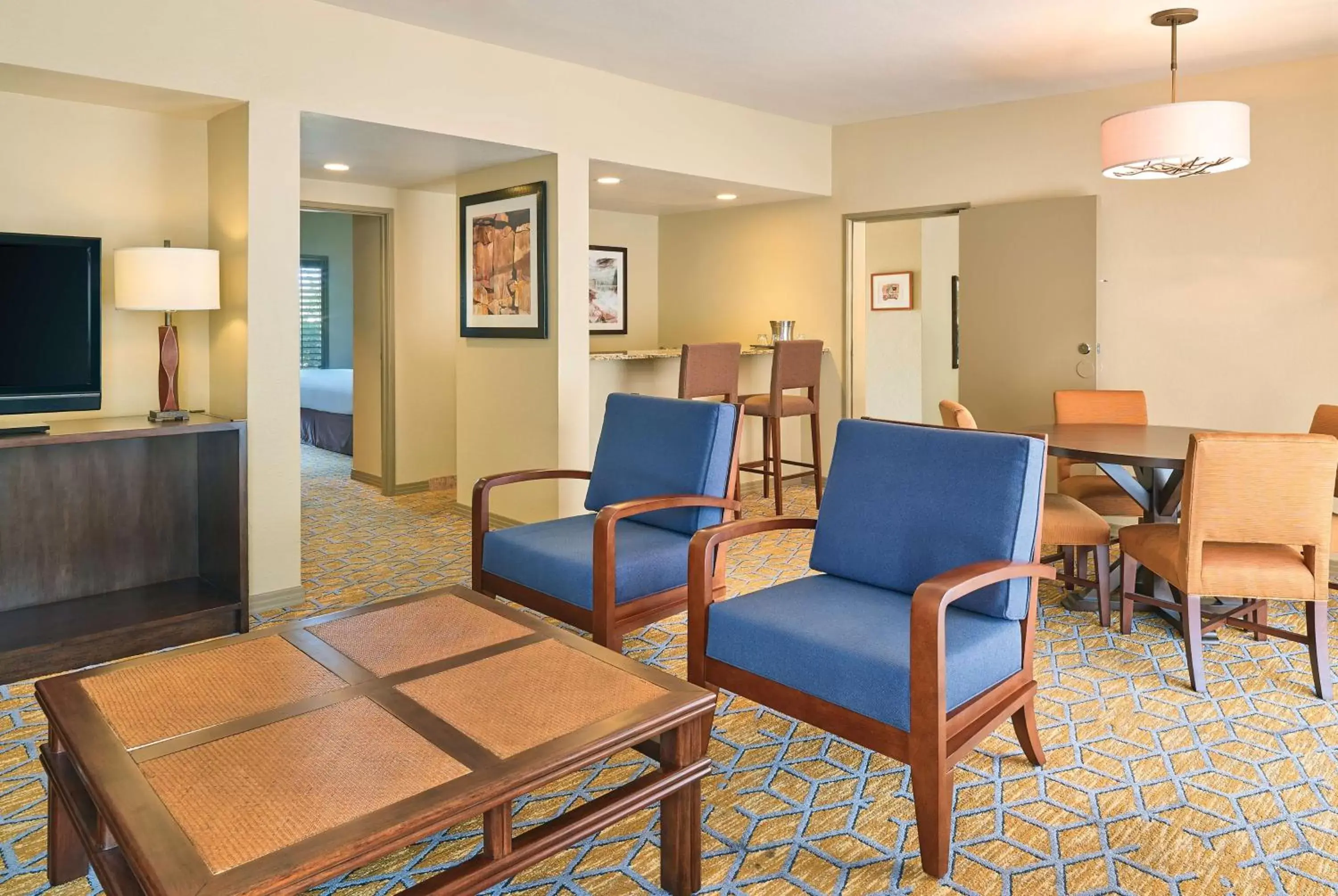 Bedroom, Seating Area in El Conquistador Tucson, A Hilton Resort