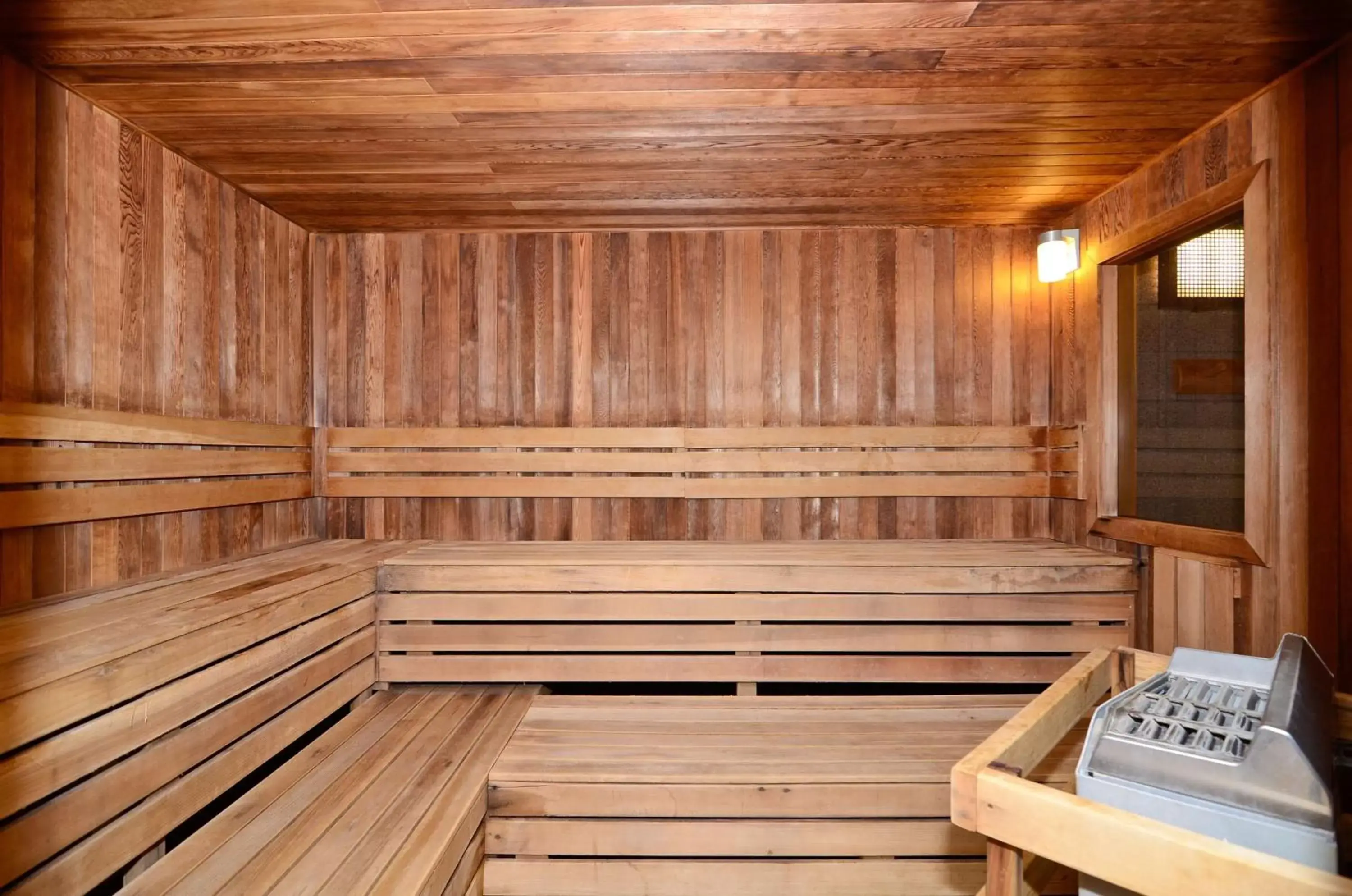Sauna in Best Western Northwoods Lodge