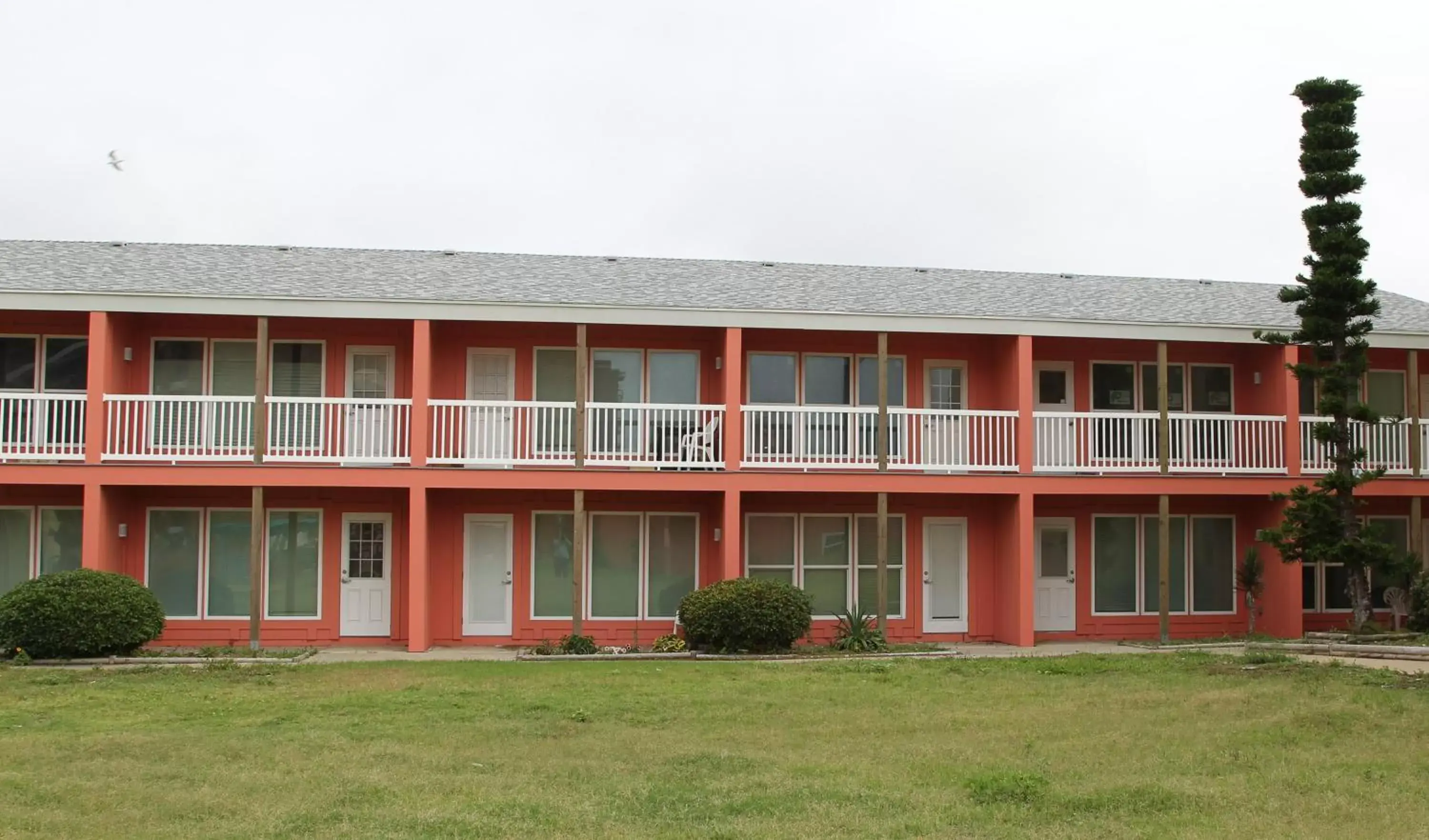 Property building in Executive Keys Condominiums on the Beach Property building in Executive Keys Condominiums on the Beach