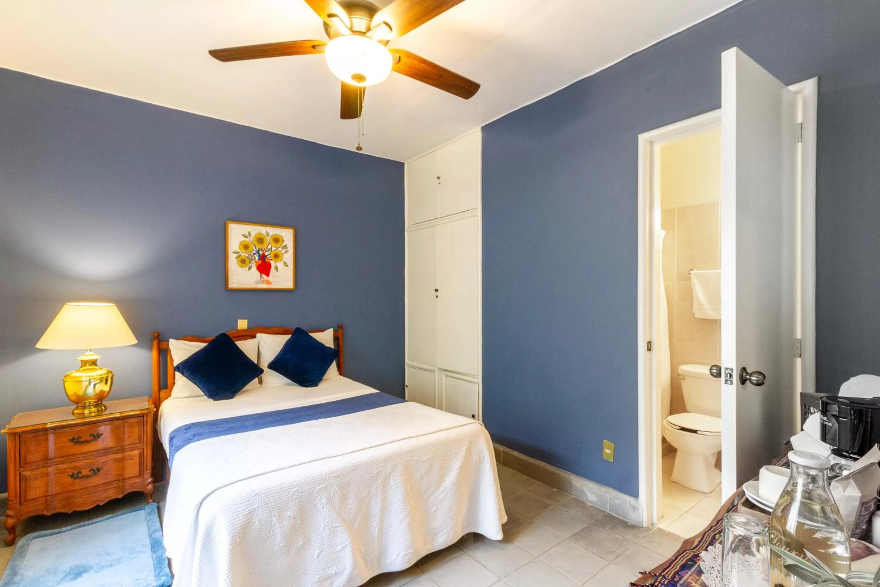 Photo of the whole room, Bed in Casa de Luz