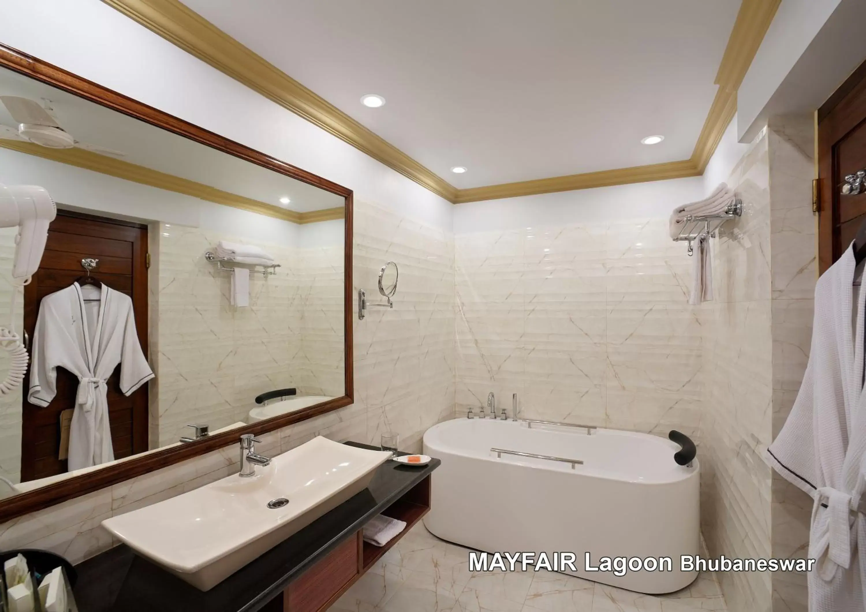 Bathroom in Mayfair Lagoon Hotel