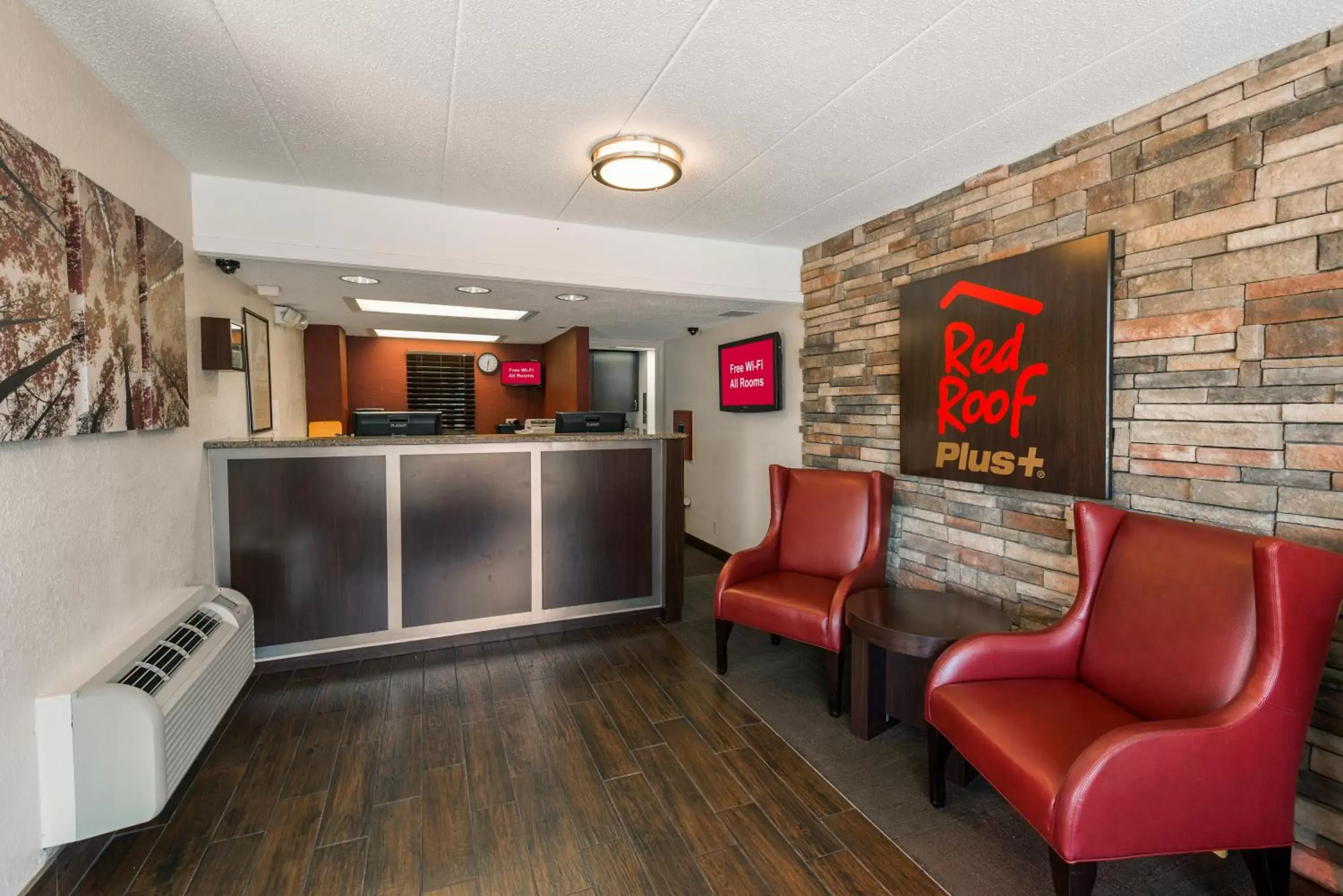 Lobby or reception, Lobby/Reception in Red Roof Inn PLUS+ St. Louis - Forest Park / Hampton Ave.