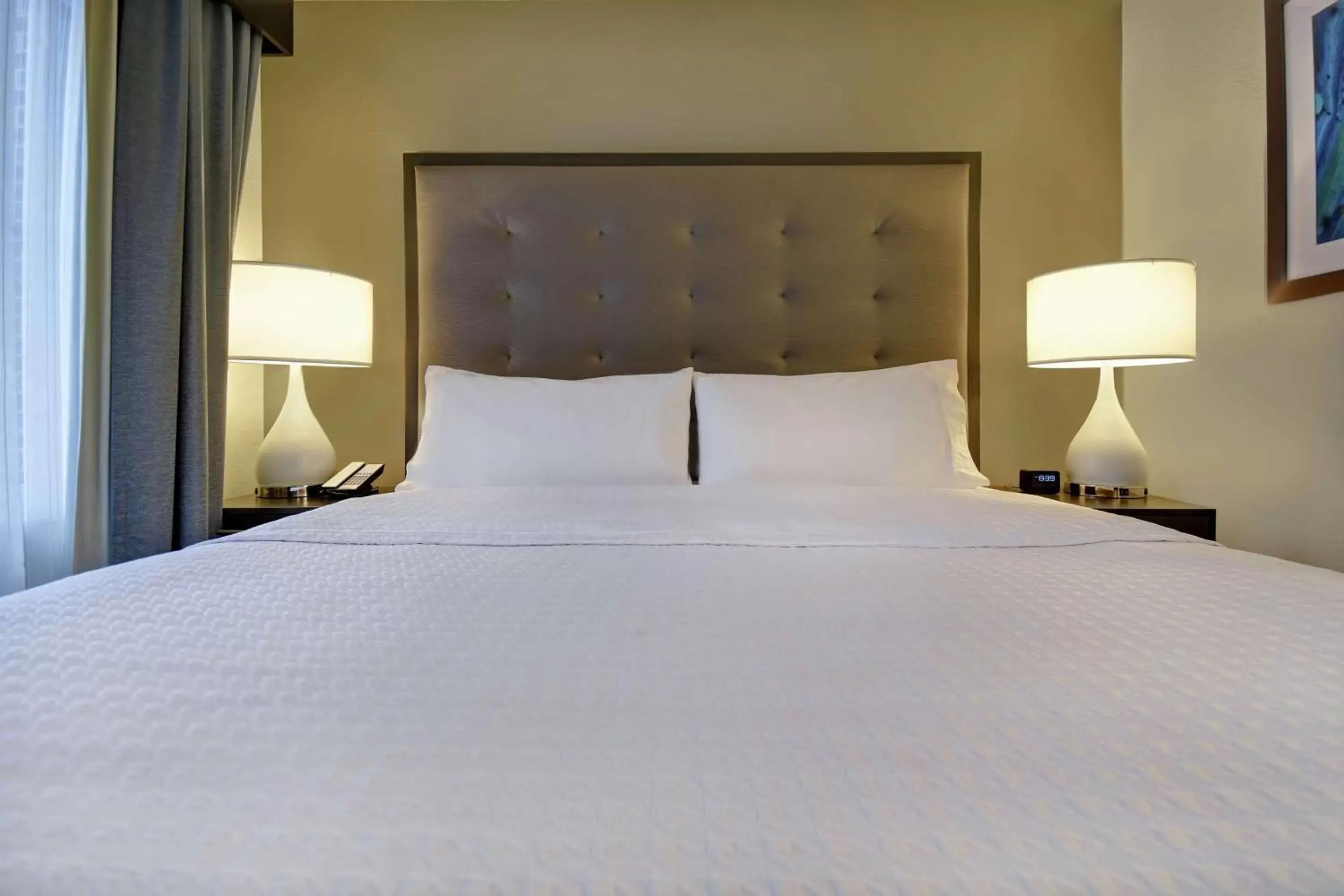 Bed in Homewood Suites by Hilton Edgewater-NYC Area