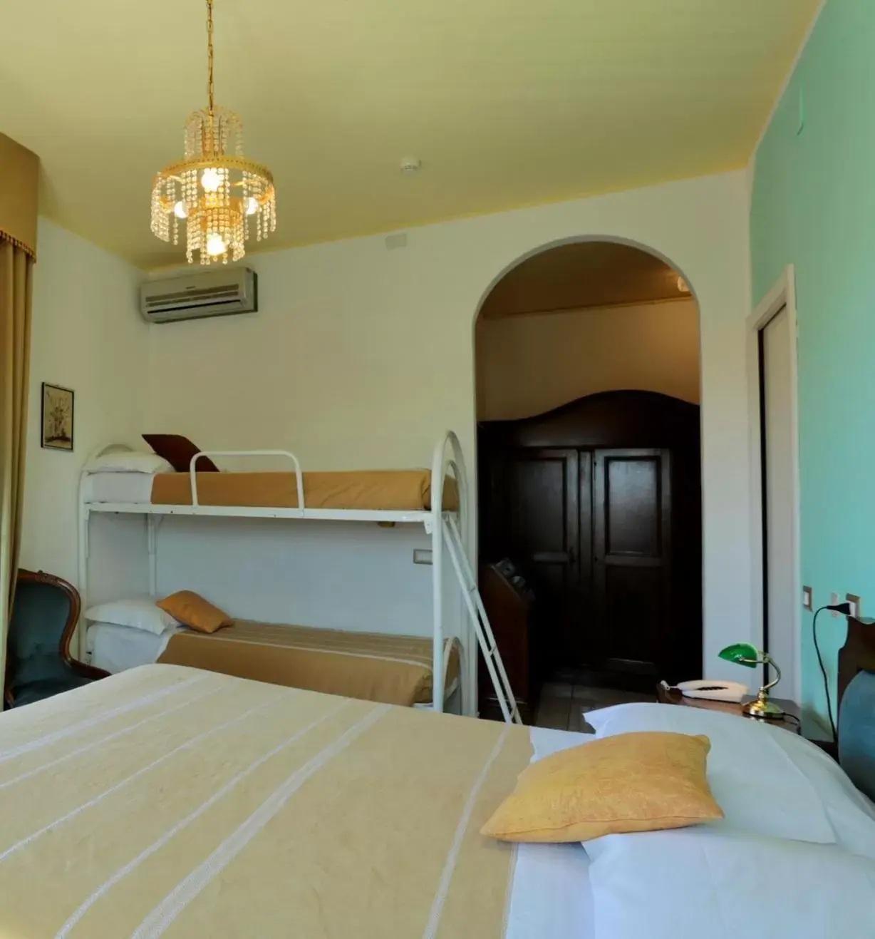 Bunk Bed in Hotel La Margherita & SPA