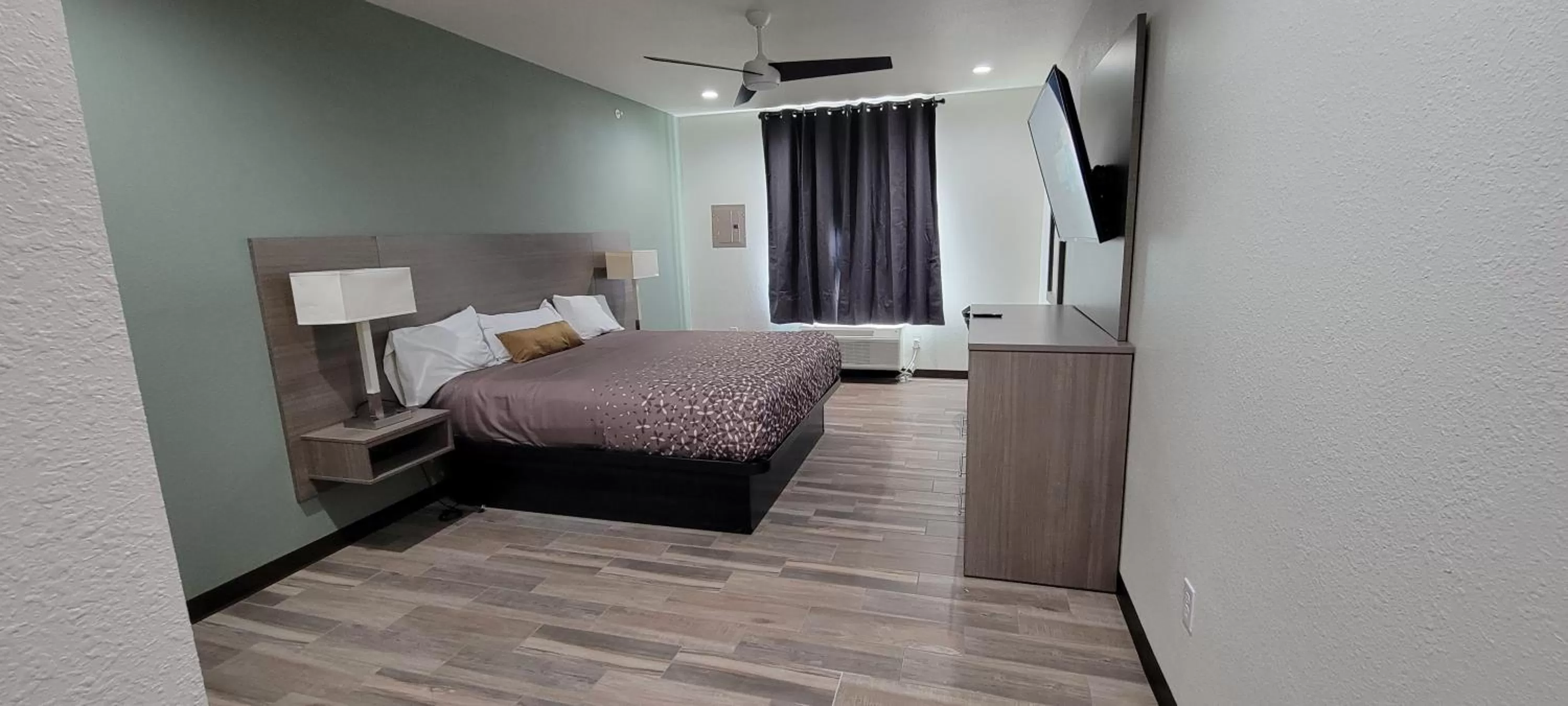 Bed in Americas Best Value Inn San Antonio Downtown Riverwalk