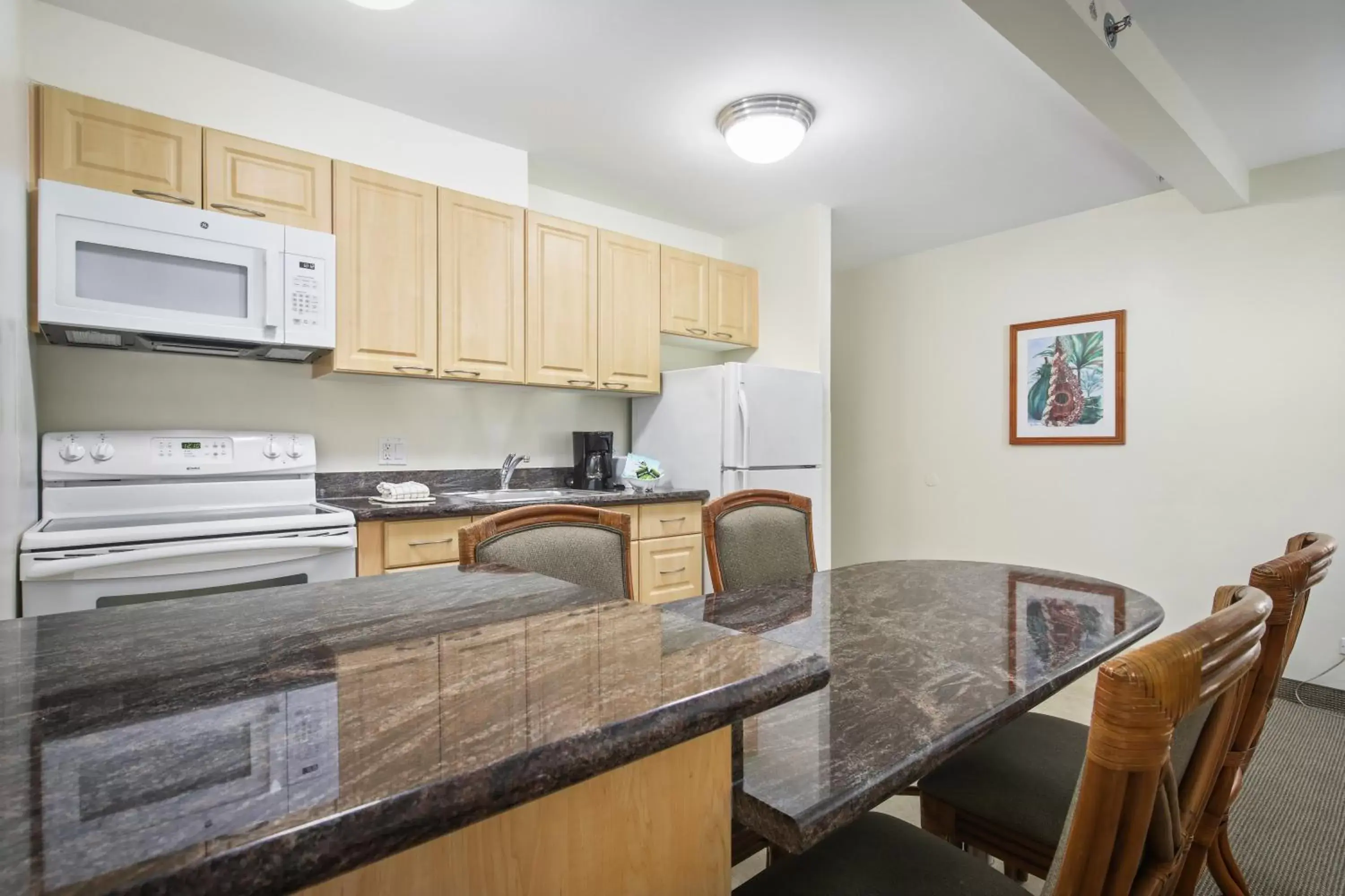 Kitchen or kitchenette, Kitchen/Kitchenette in Aston Waikiki Sunset