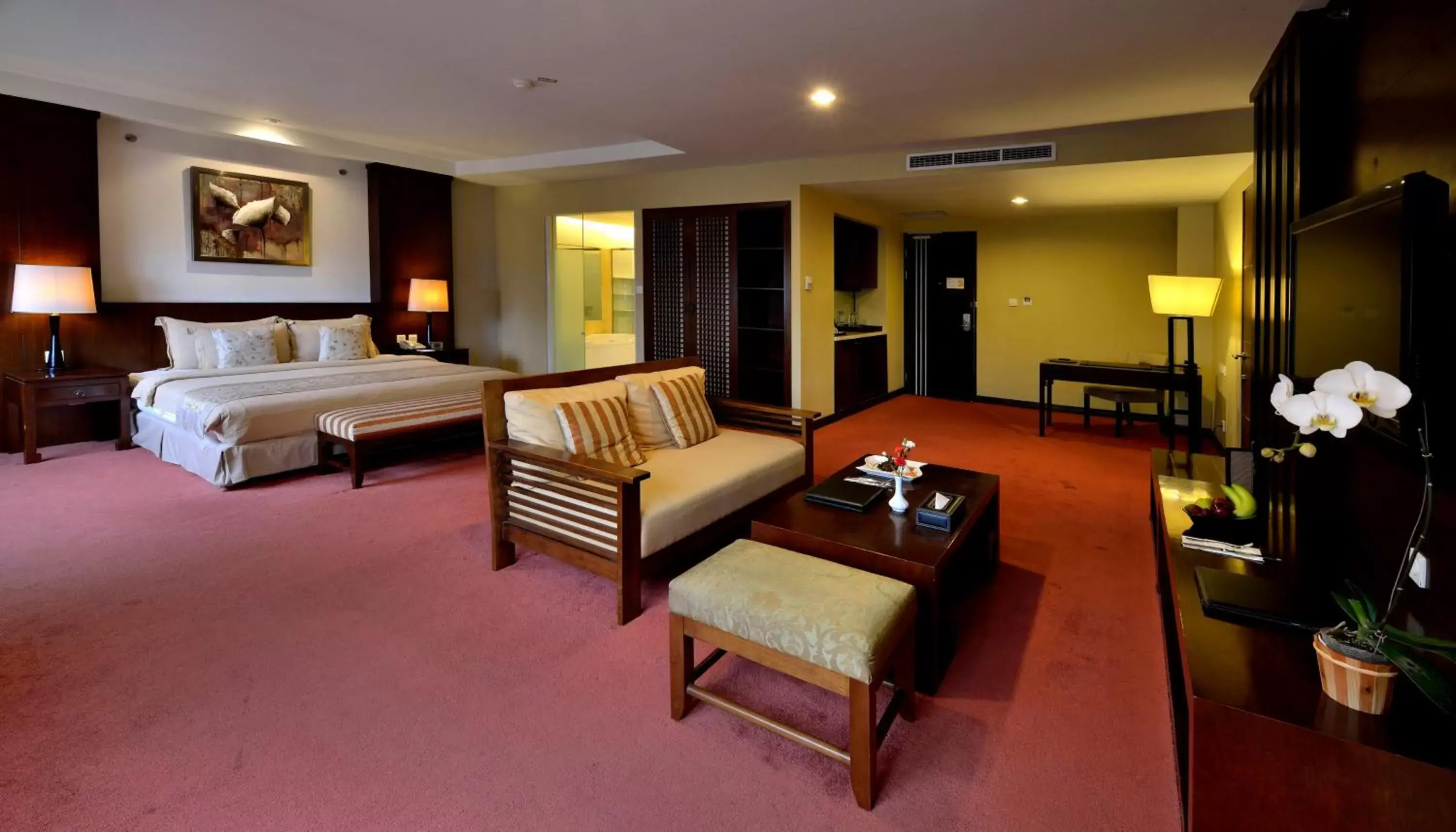 Bed in Grand Serela Setiabudhi Bandung