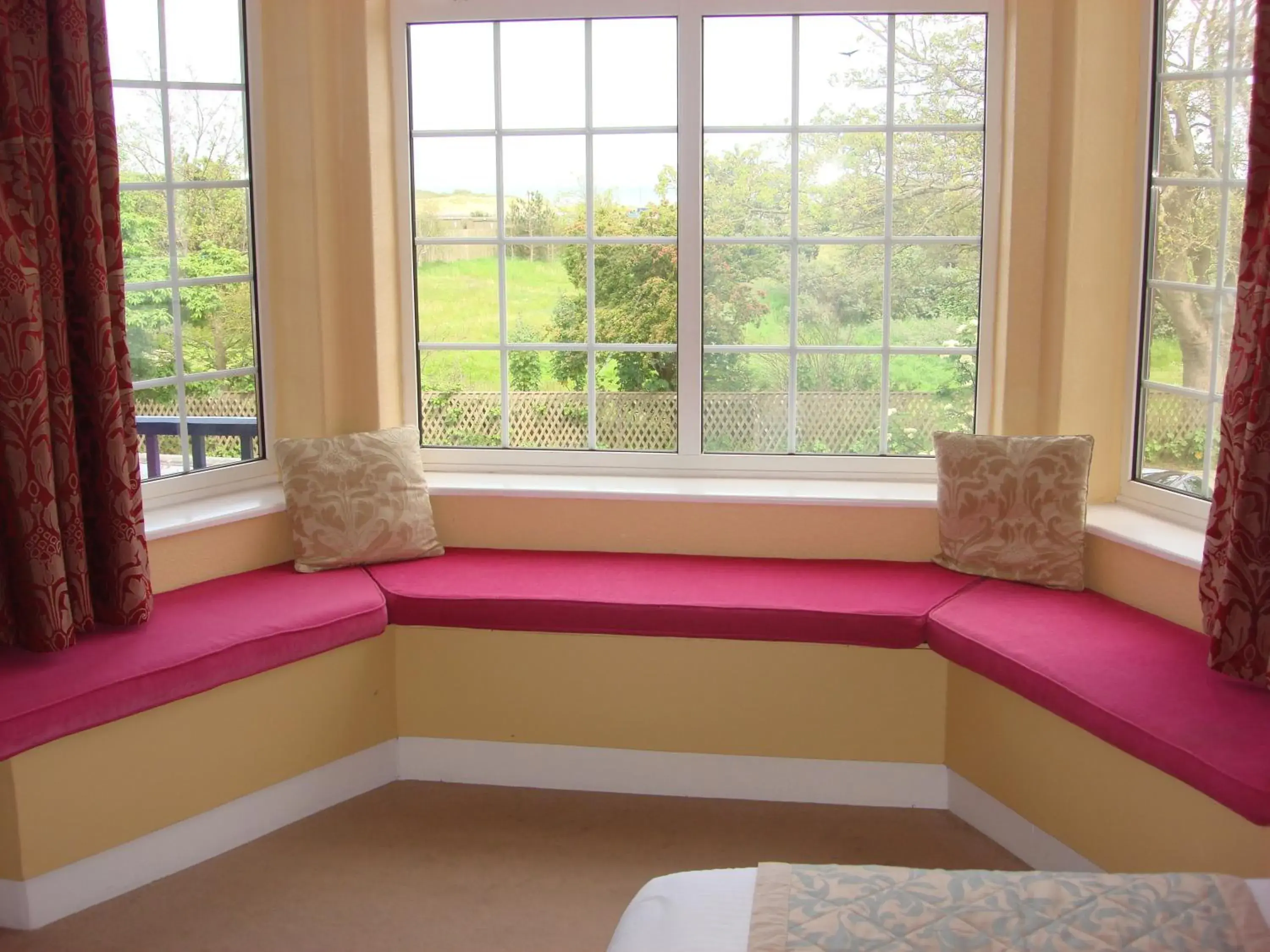 Day, Seating Area in Yellow Mountain Hotel