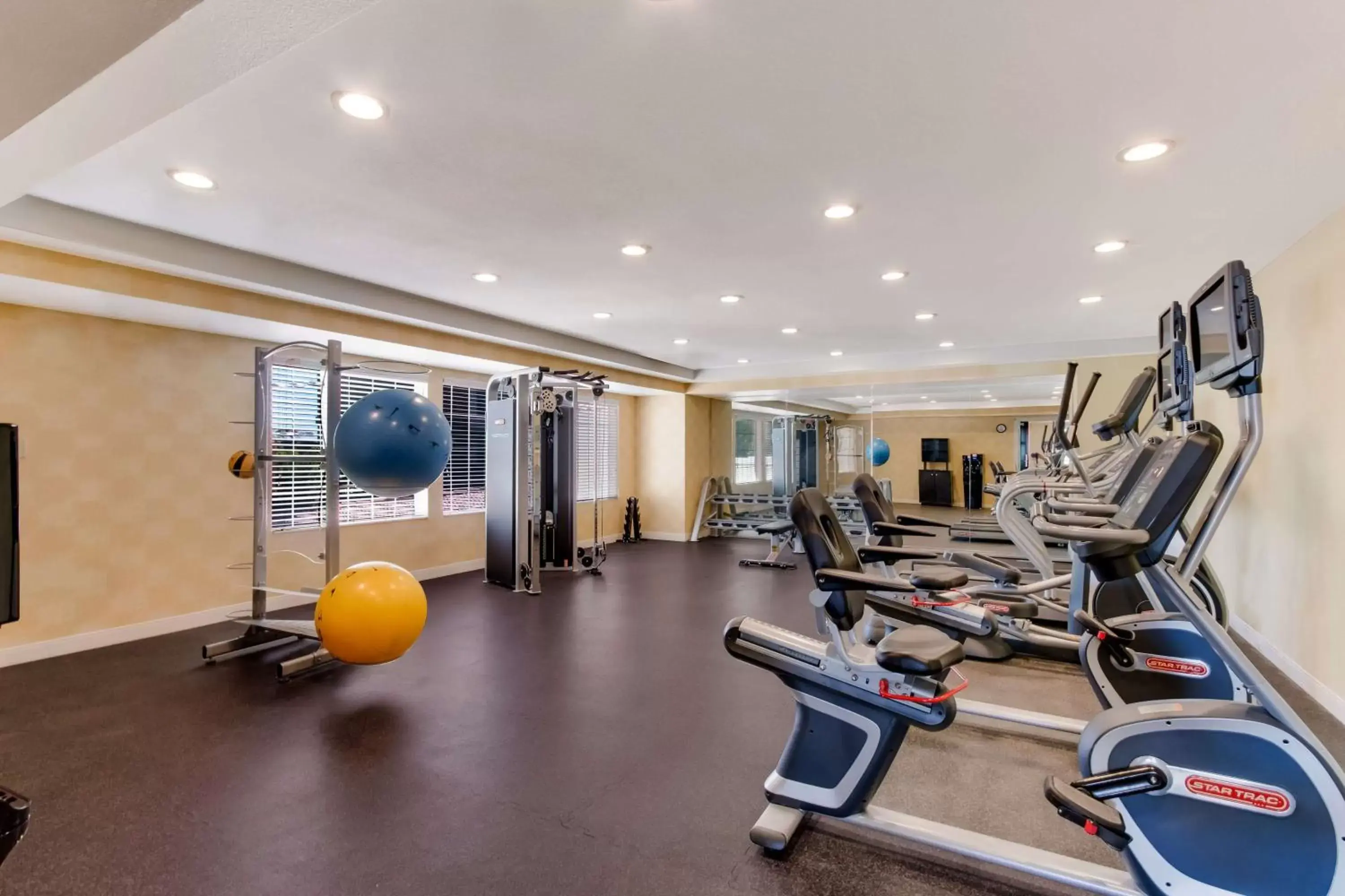 Fitness centre/facilities, Fitness Center/Facilities in SureStay Plus Hotel by Best Western Tempe University