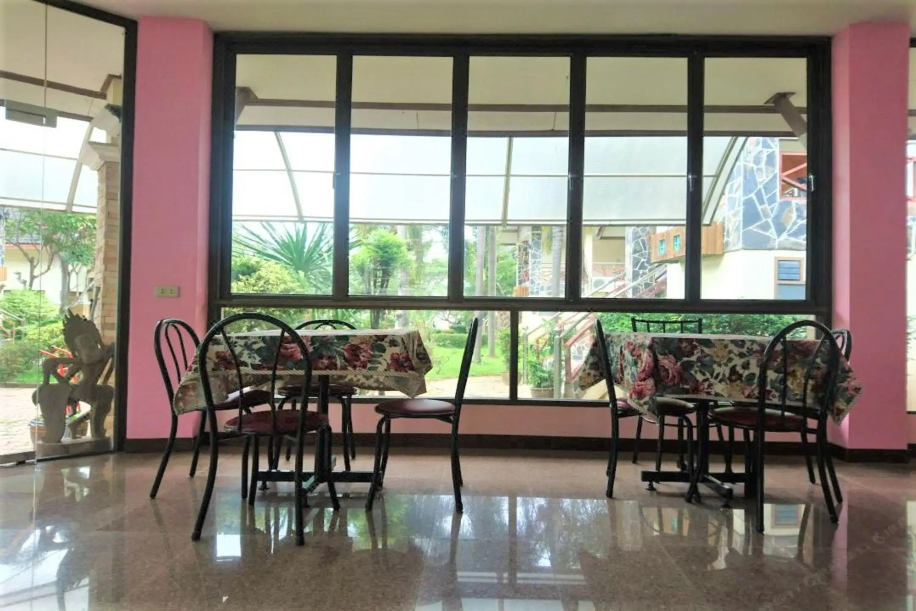 Restaurant/places to eat in TaLeKaew Resort SHA Restaurant/places to eat in TaLeKaew Resort SHA