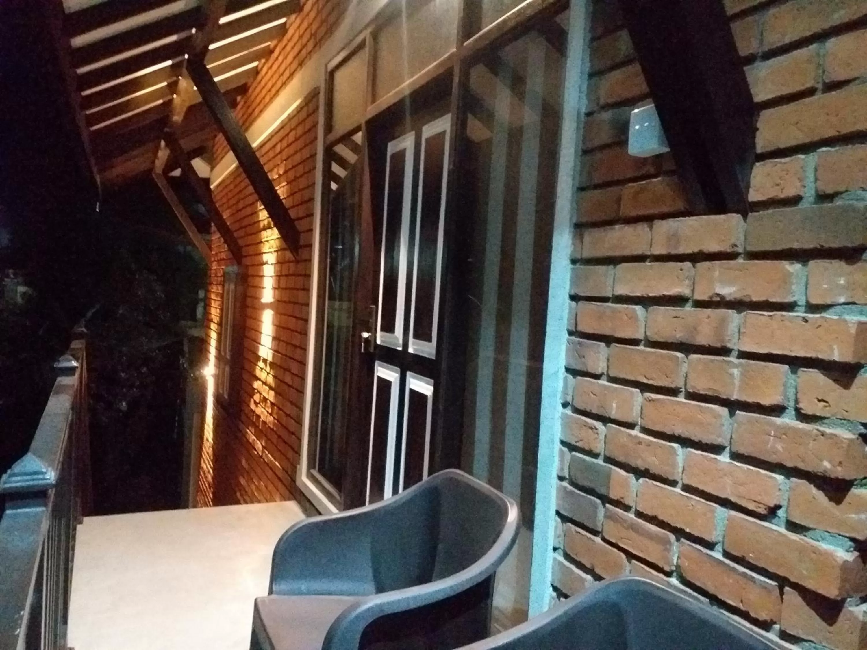 Facade/entrance in Green Wood Villa Negombo